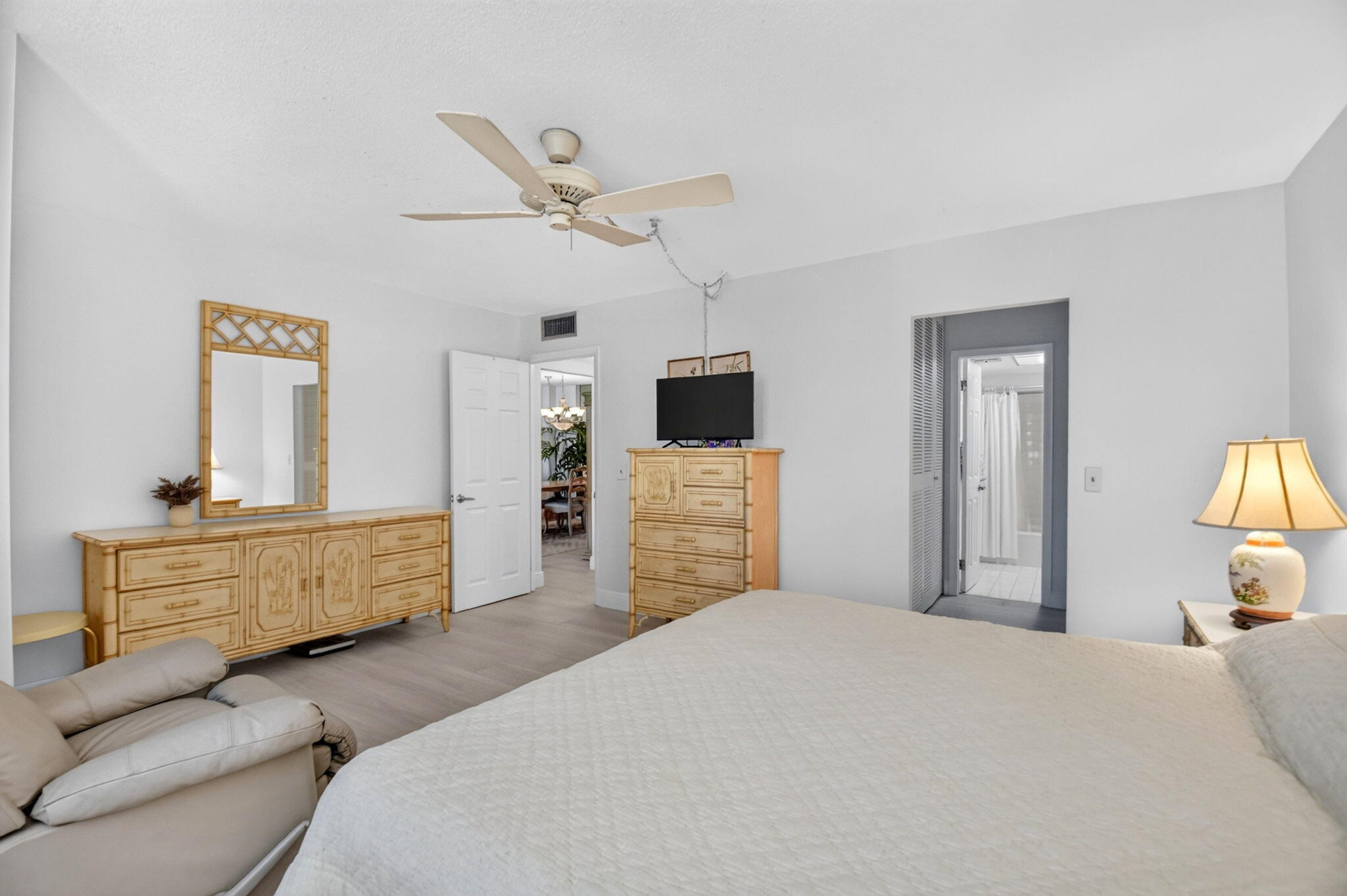 125 S Ocean Avenue 211 Property Photo 28