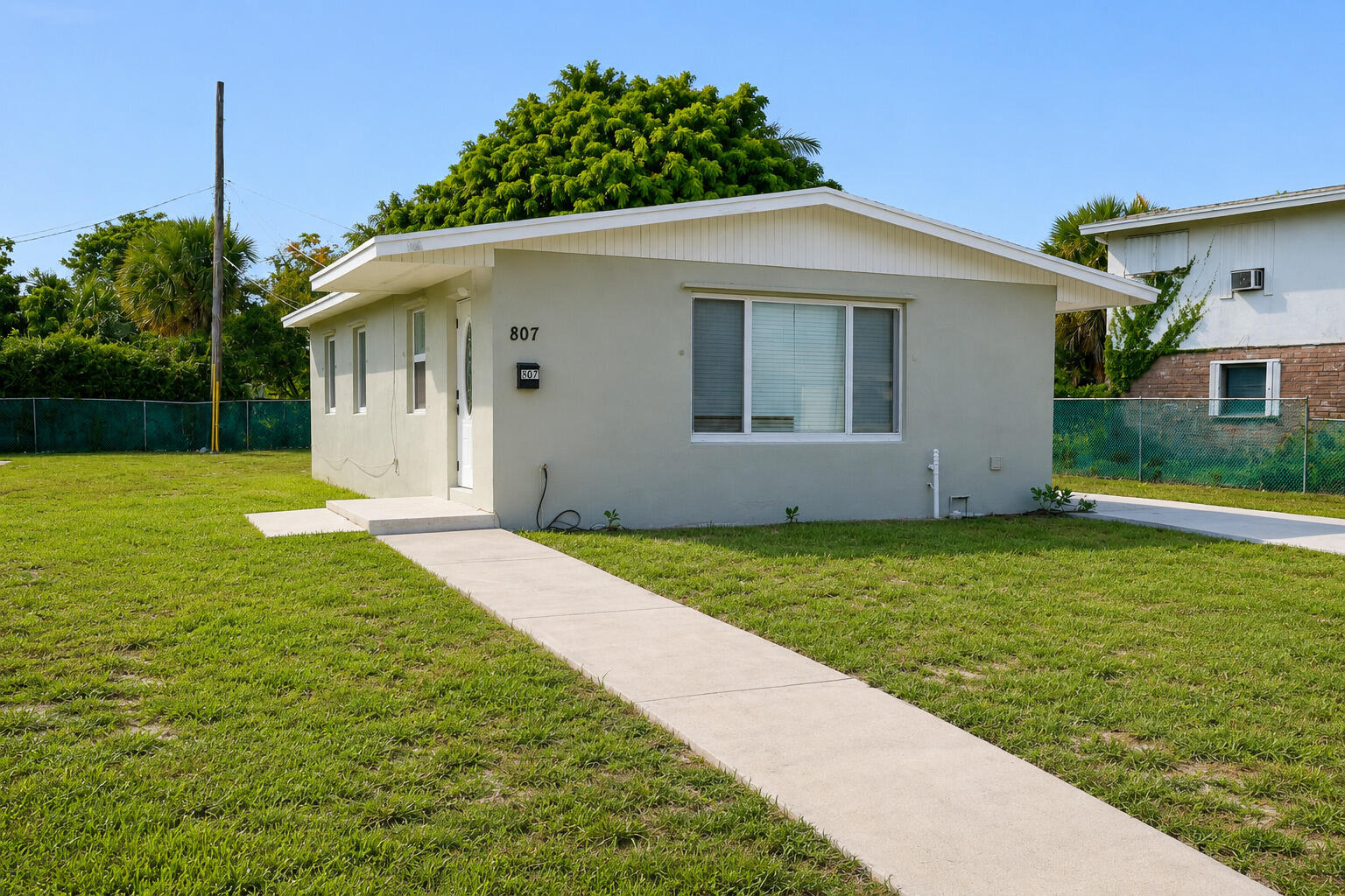 807 Handy Ave Avenue
