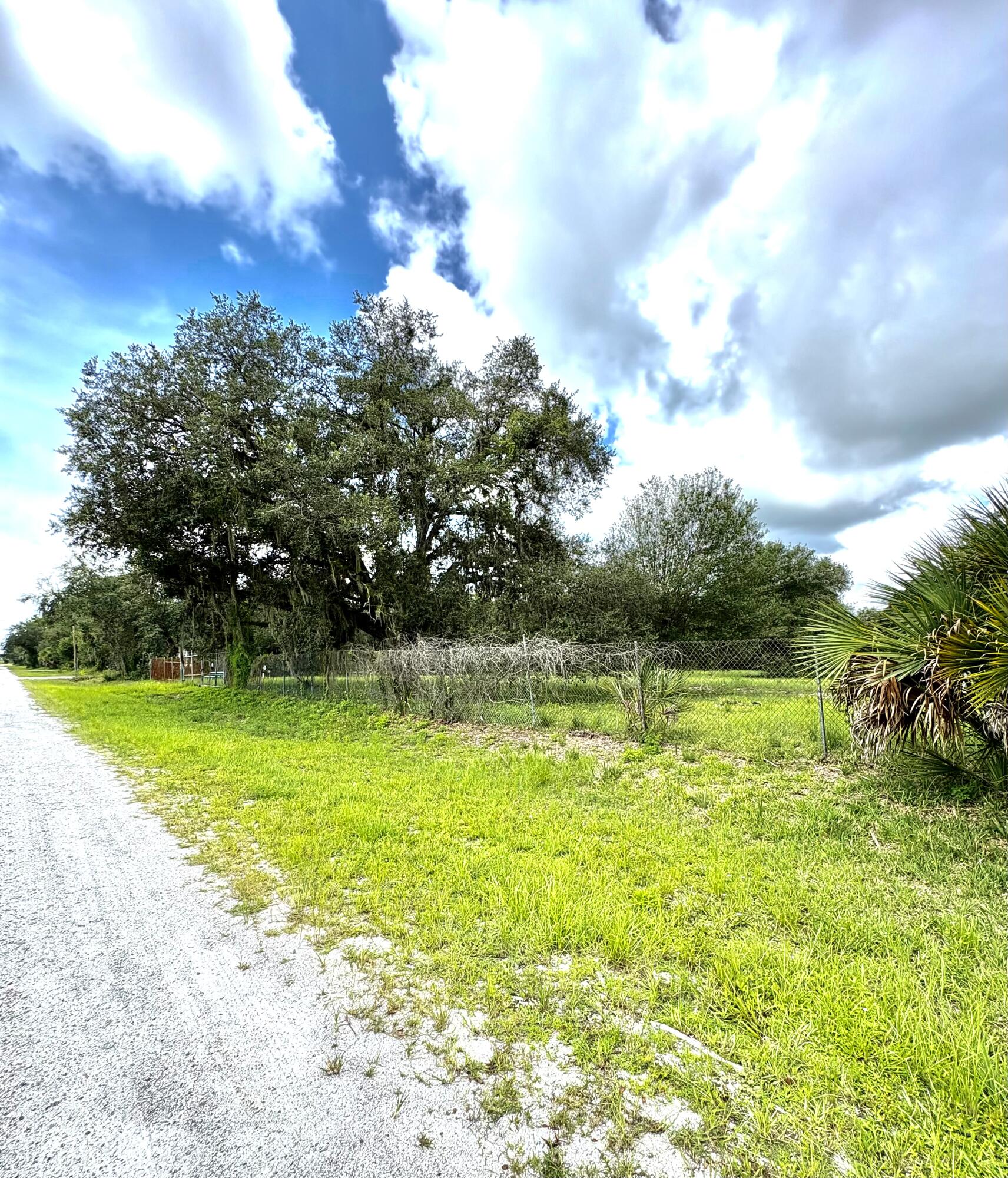 450 S Jinete Street Property Photo 2
