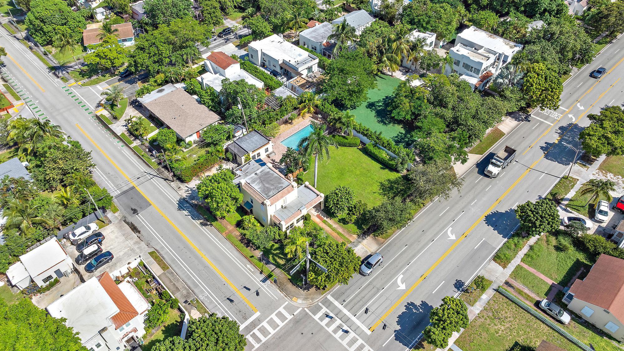 735 Forest Hill Boulevard Property Photo 4