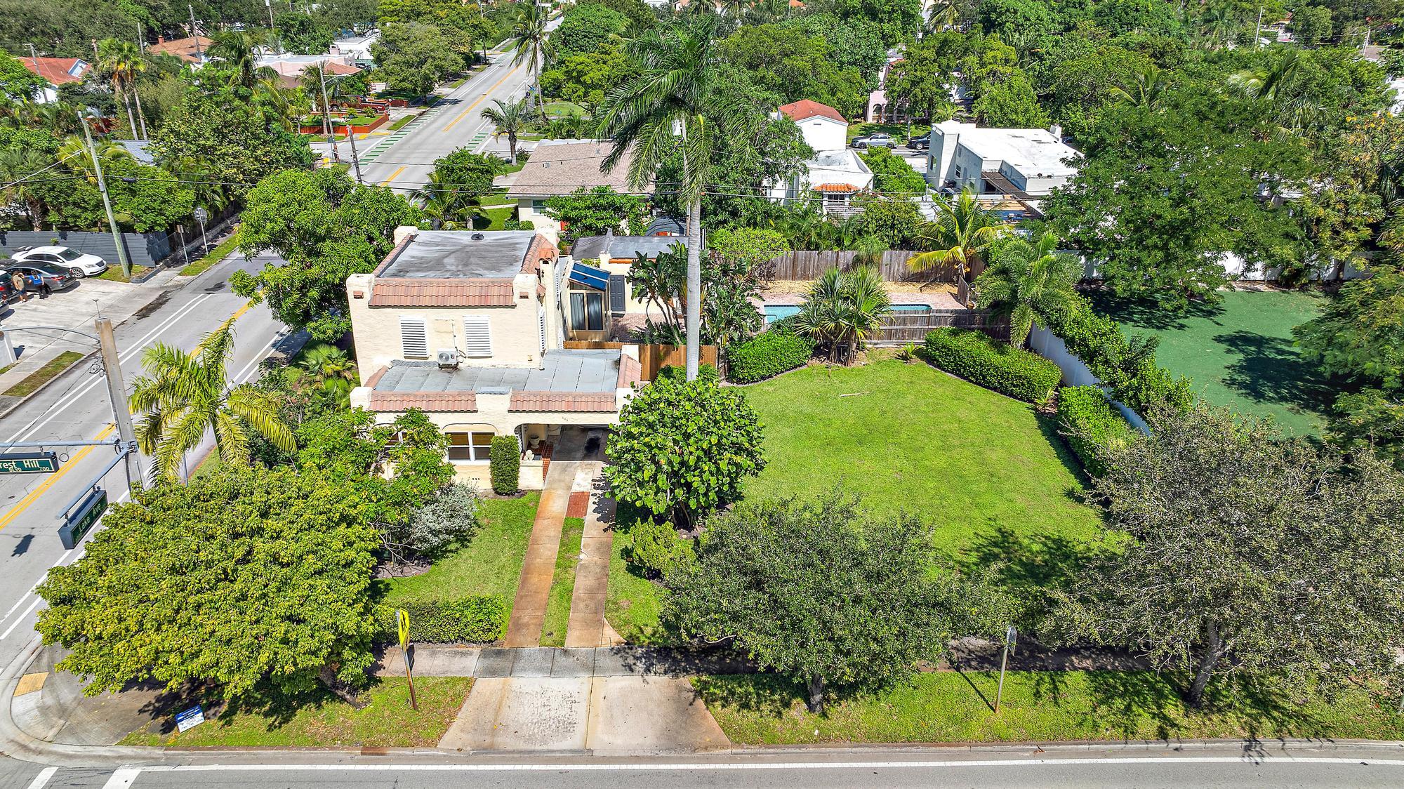 735 Forest Hill Boulevard Property Photo 7