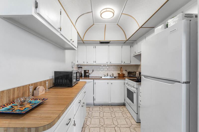 4019 Cambridge A Property Photo 6
