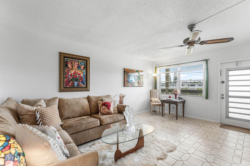 4019 Cambridge A Property Photo 9
