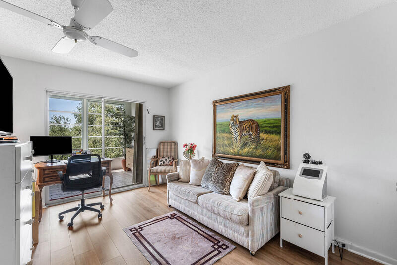 4019 Cambridge A Property Photo 13