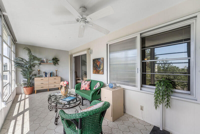4019 Cambridge A Property Photo 16