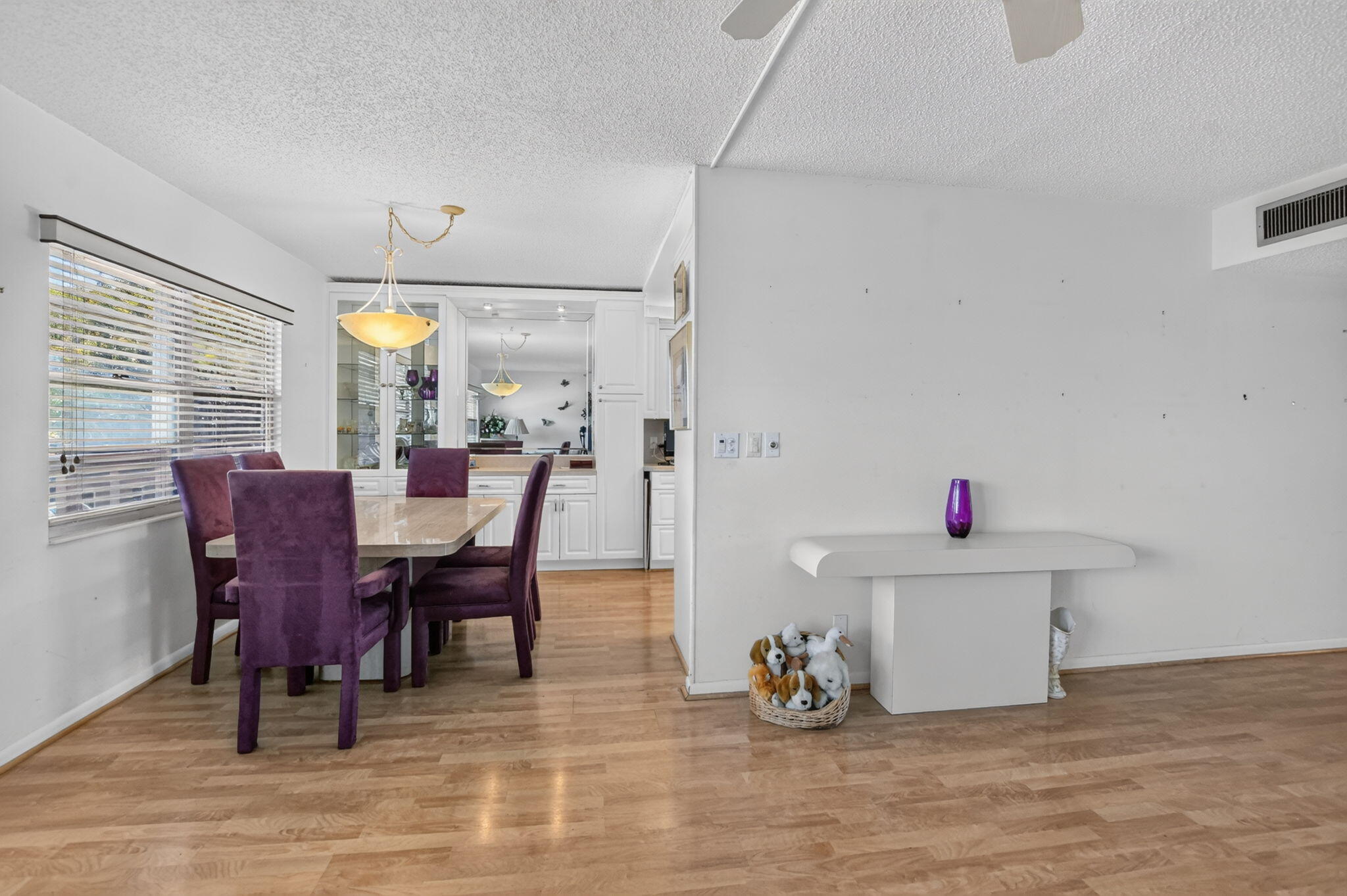 211 Richmond A 211 Property Photo 7