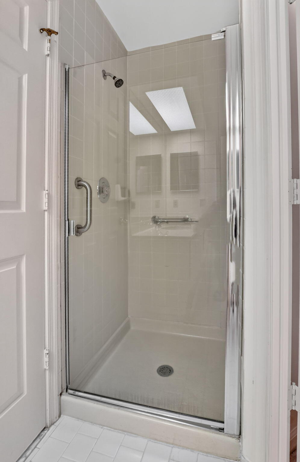 5751 Coach House Circle E Property Photo 19