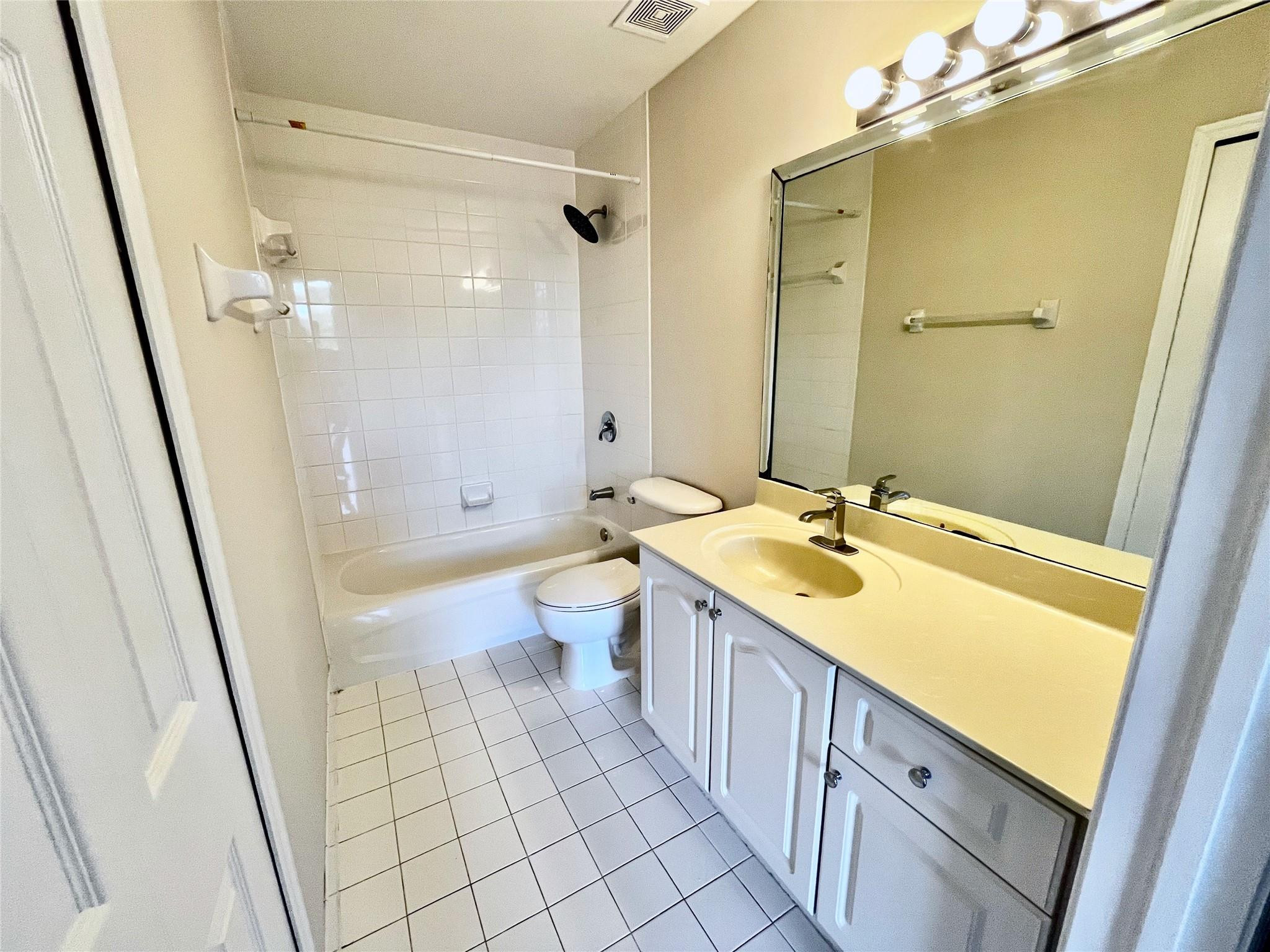 7085 Nova Drive 311 Property Photo 9