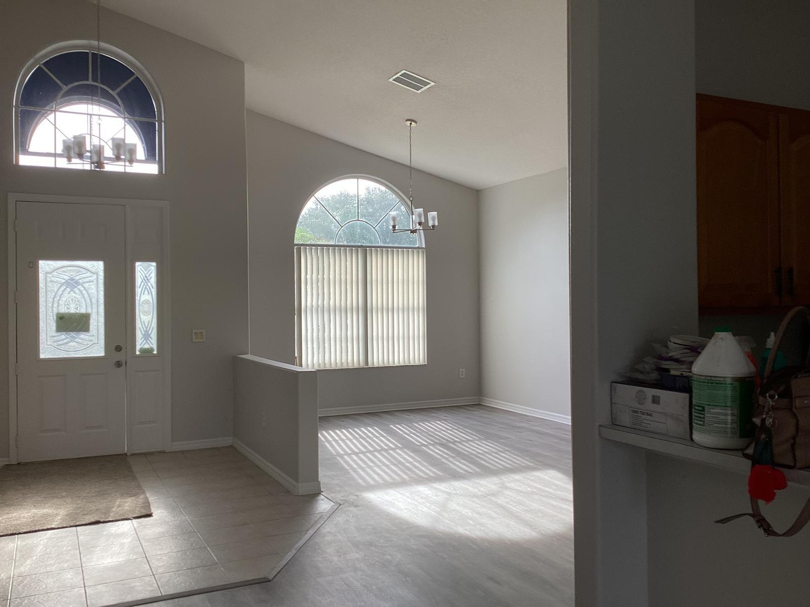 1813 Ashton Drive E Property Photo 3