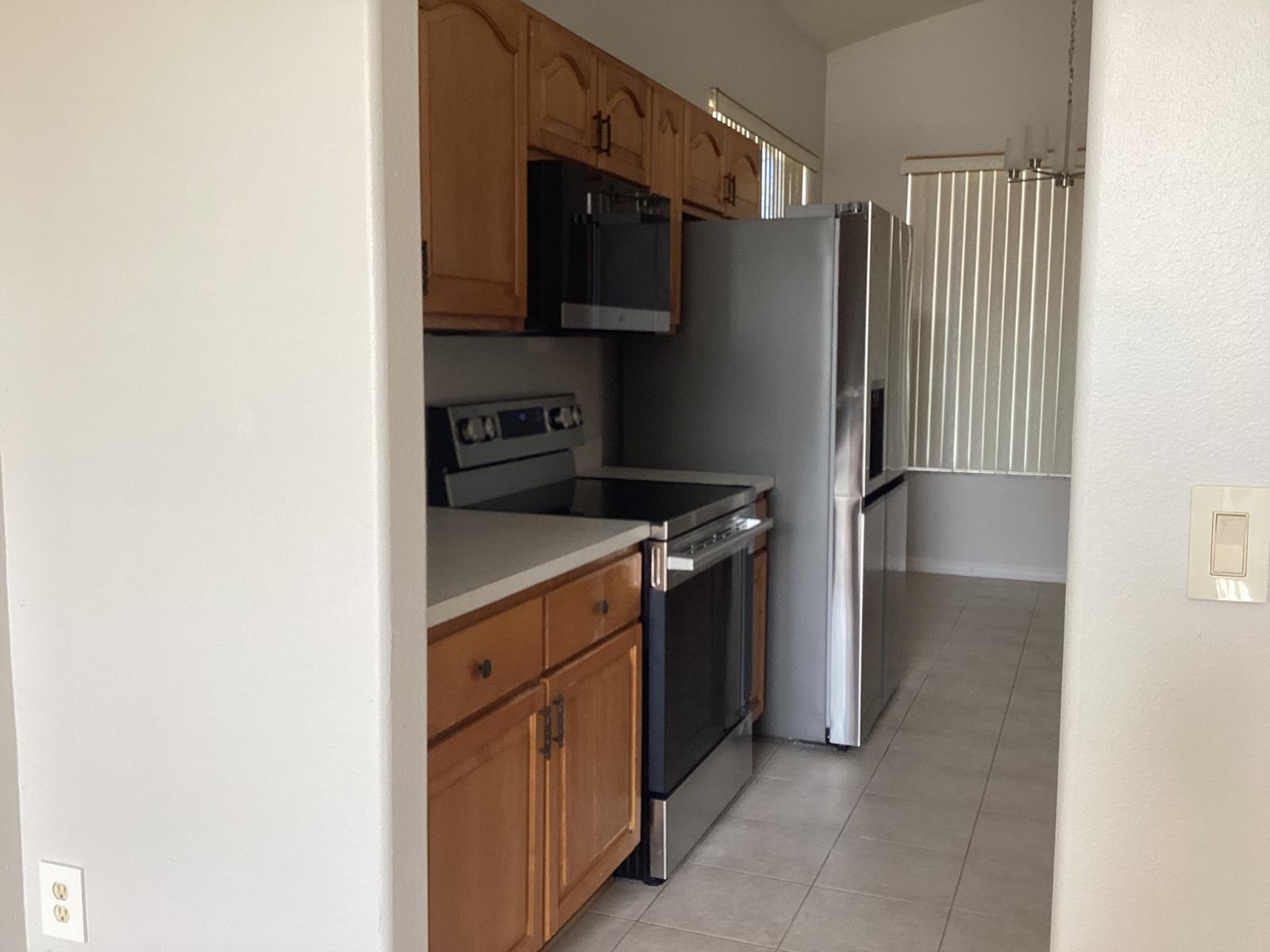 1813 Ashton Drive E Property Photo 9