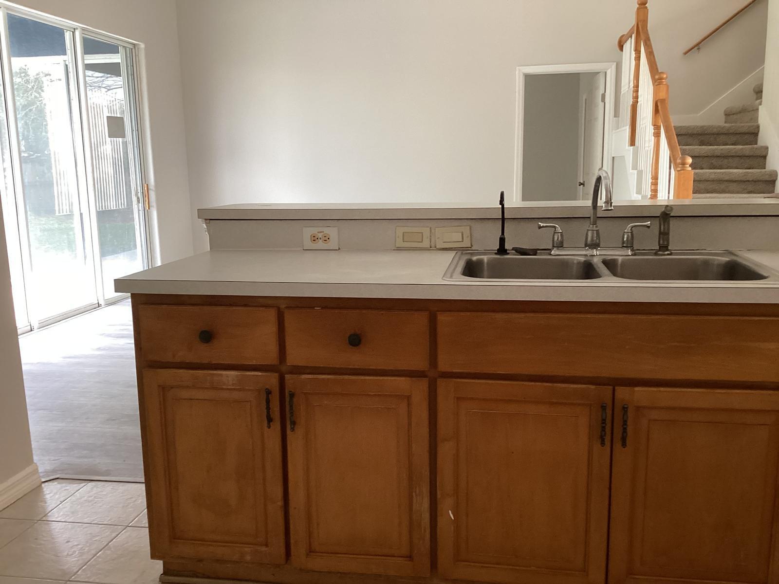1813 Ashton Drive E Property Photo 12
