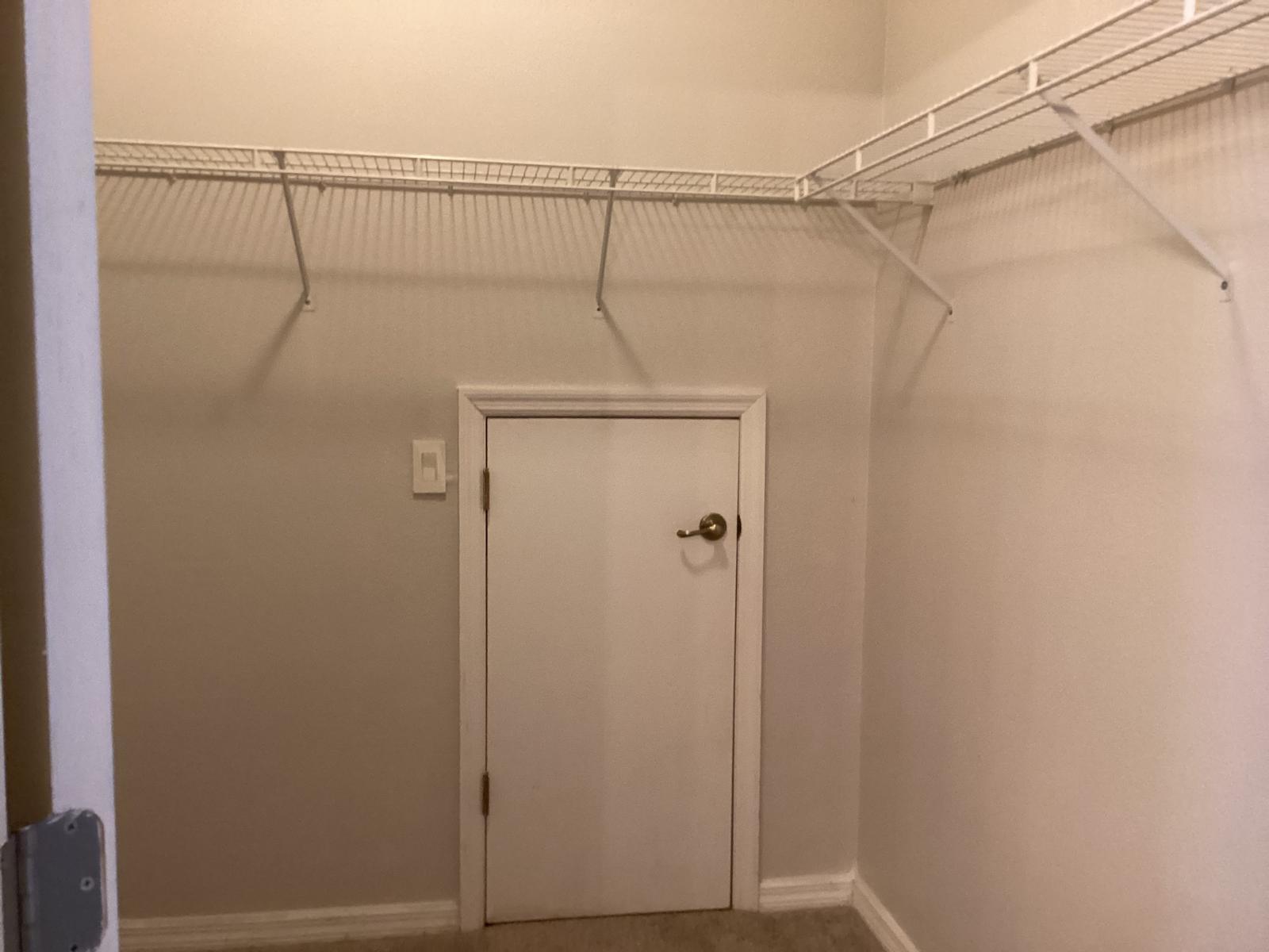 1813 Ashton Drive E Property Photo 17