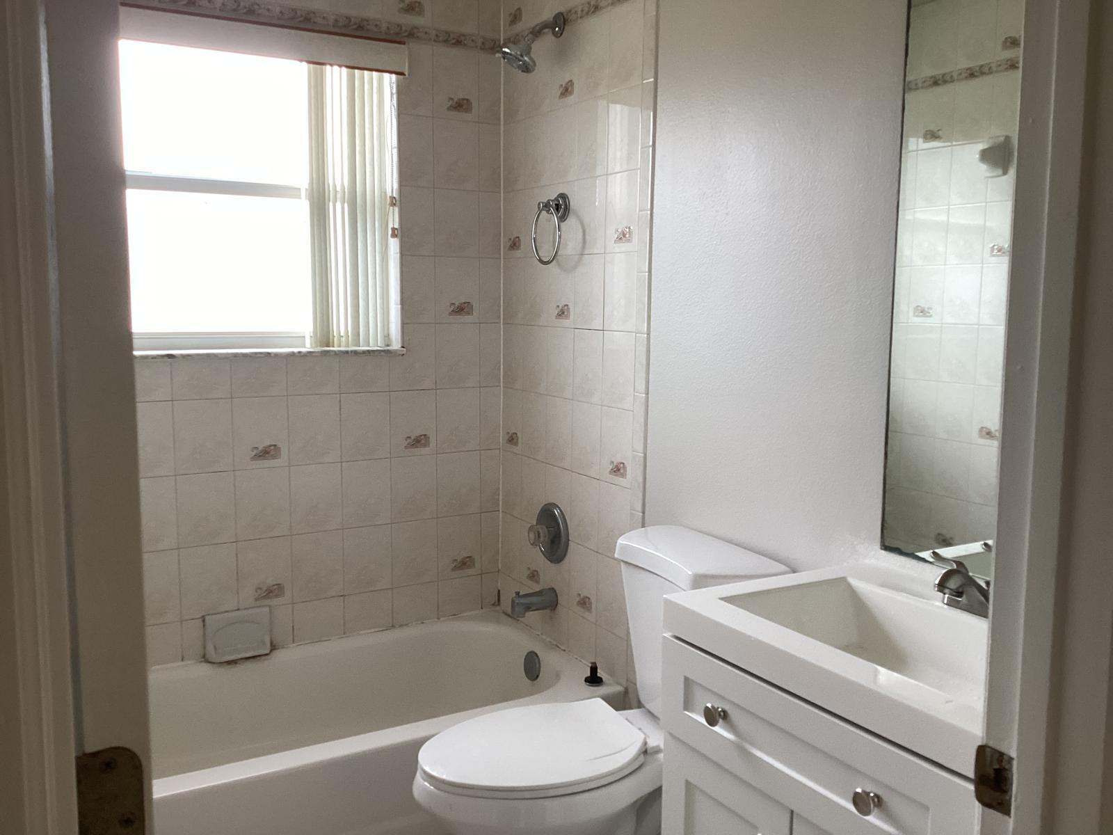 1813 Ashton Drive E Property Photo 21
