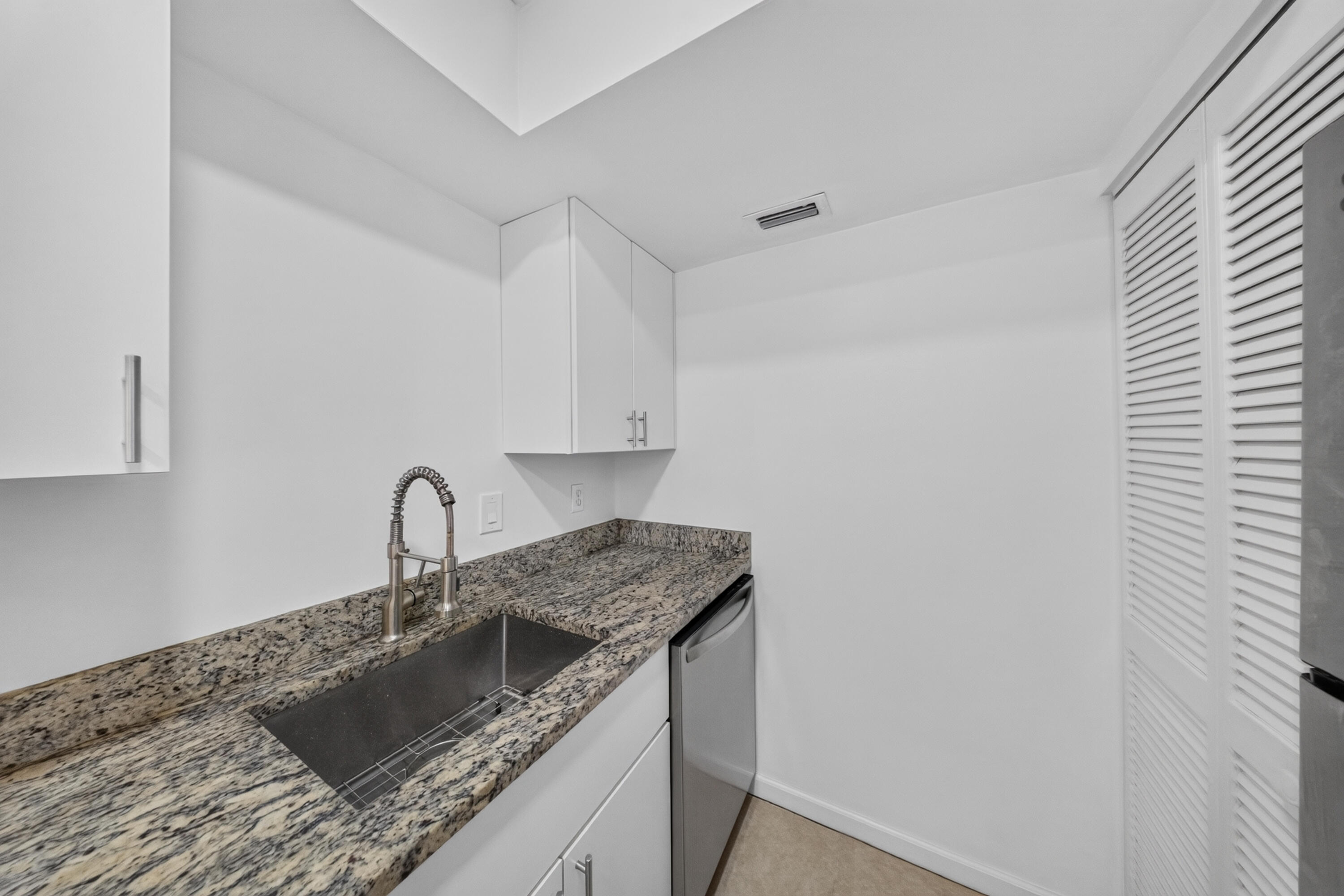 2811 Stoneway Lane A Property Photo 12
