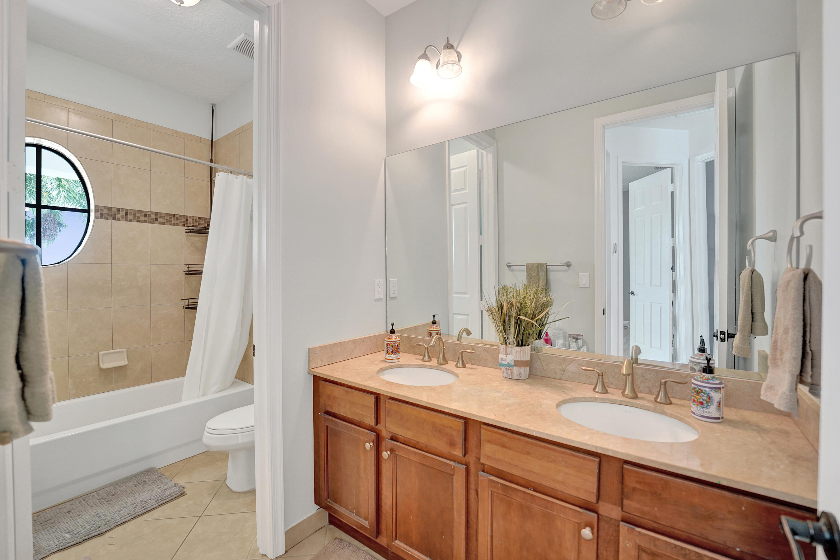 3760 Nw 84th Way Property Photo 33