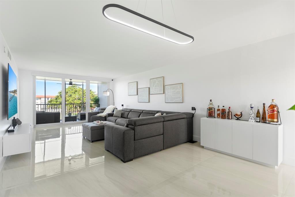 3100 Ne 48th Court 413 Property Photo 5