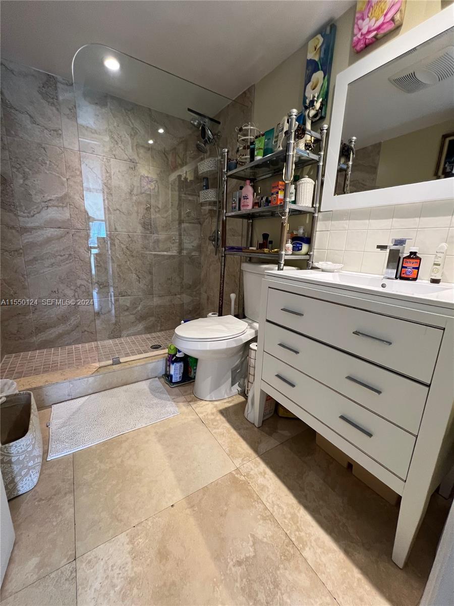 2430 Brickell Avenue Property Photo 8