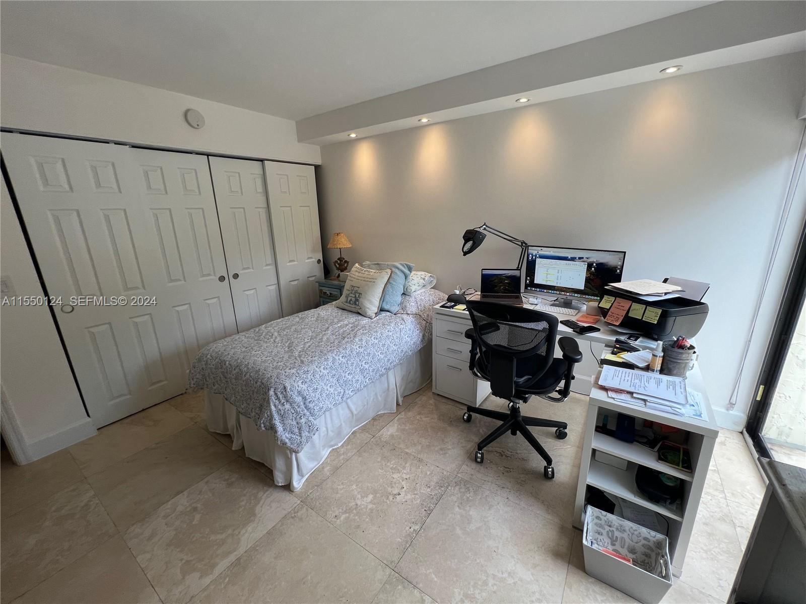 2430 Brickell Avenue Property Photo 9
