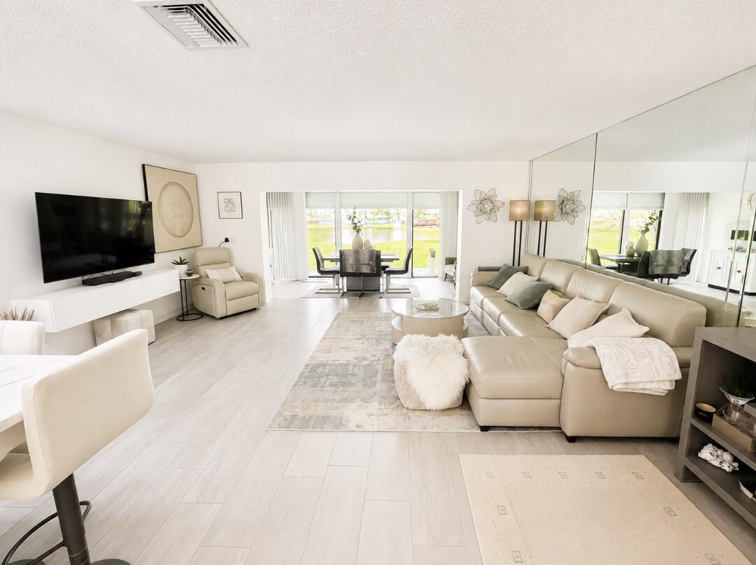 8210 Casa Del Lago C Property Photo 5