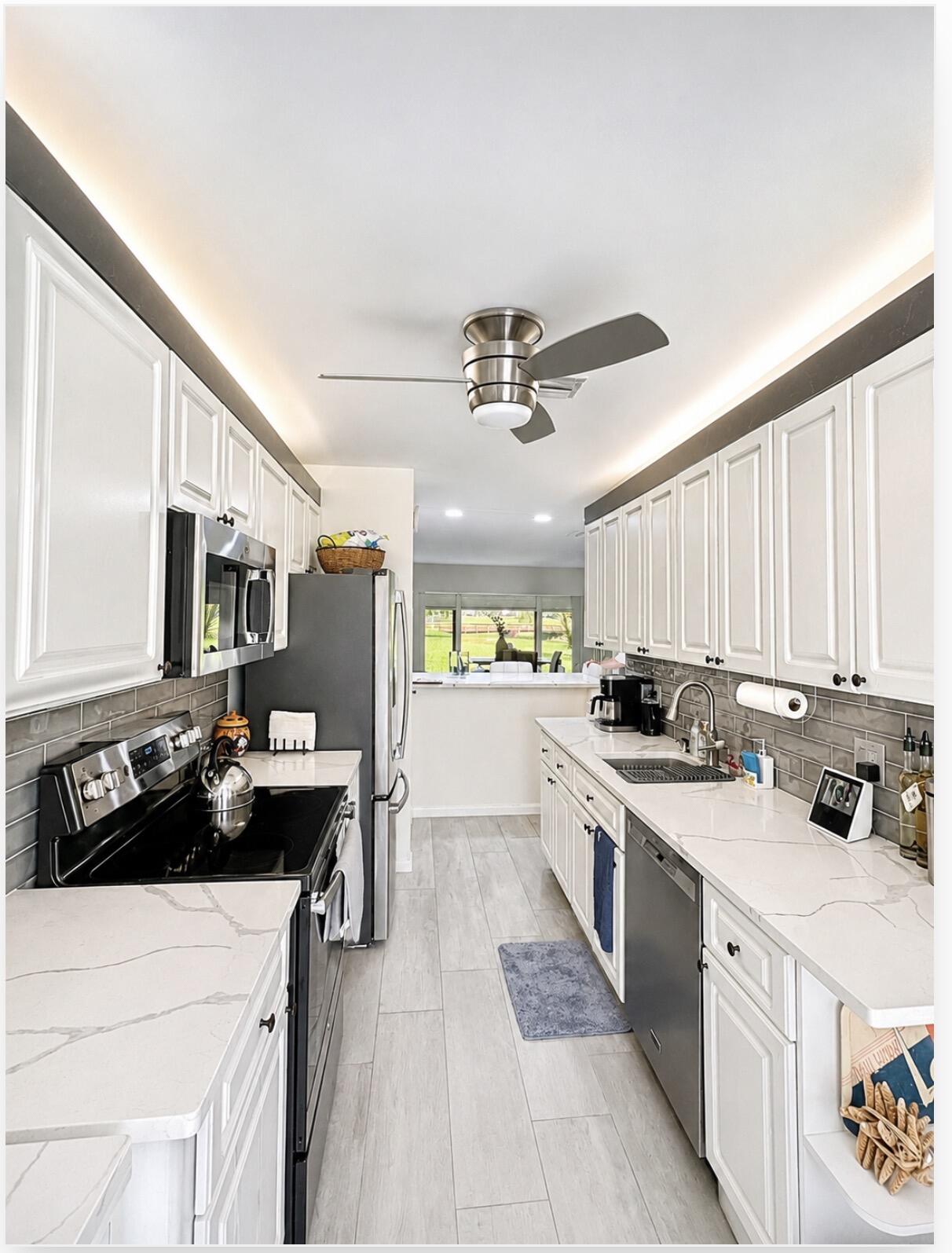 8210 Casa Del Lago C Property Photo 8
