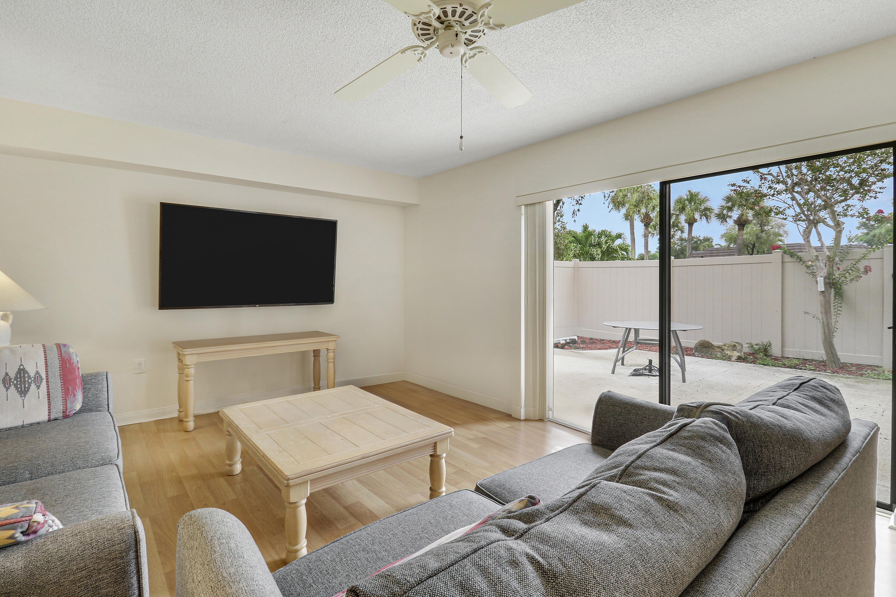 7126 71st Way Property Photo 18
