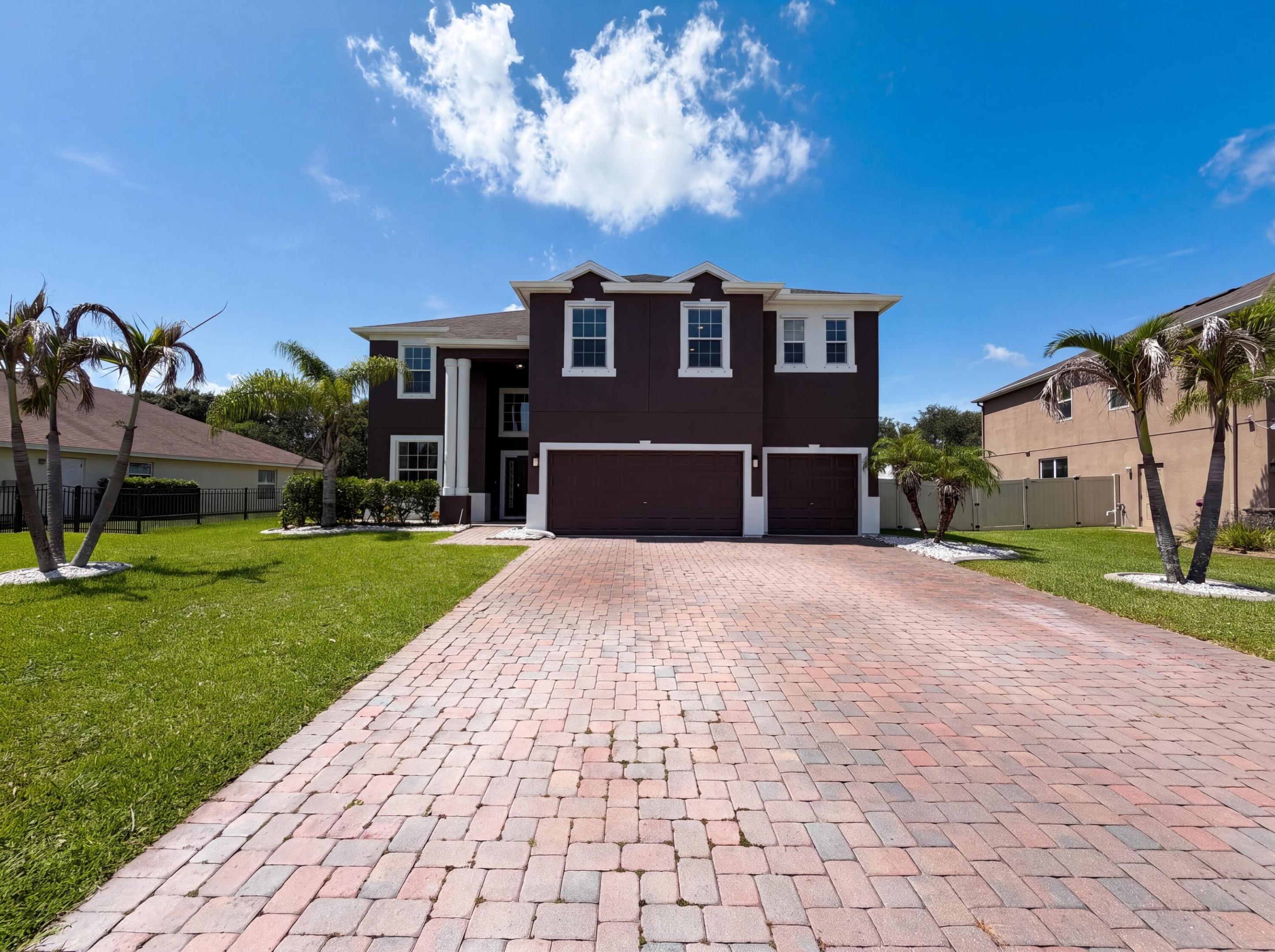 5845 Wyndham Manor Property Photo 1