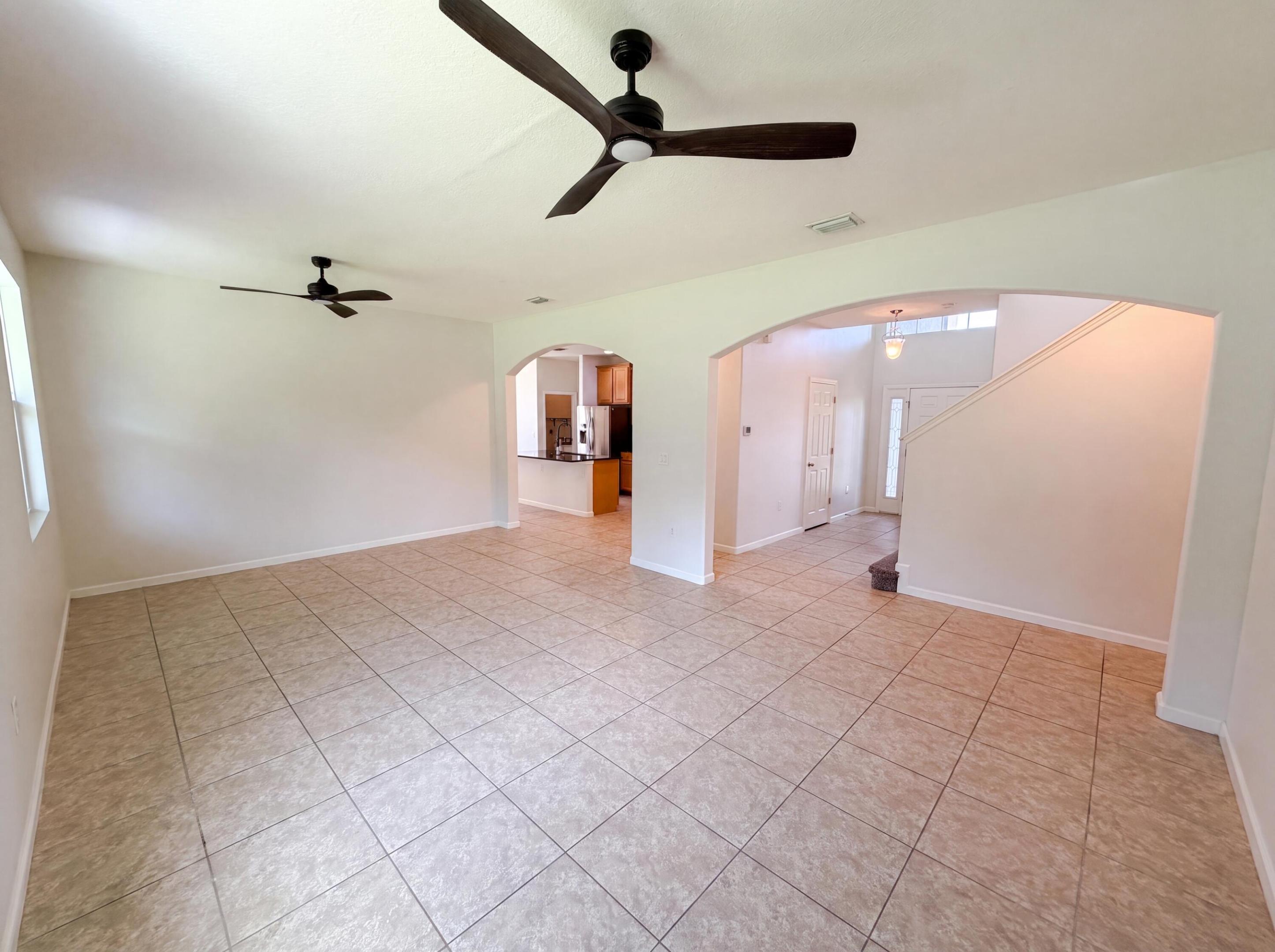 5845 Wyndham Manor Property Photo 3
