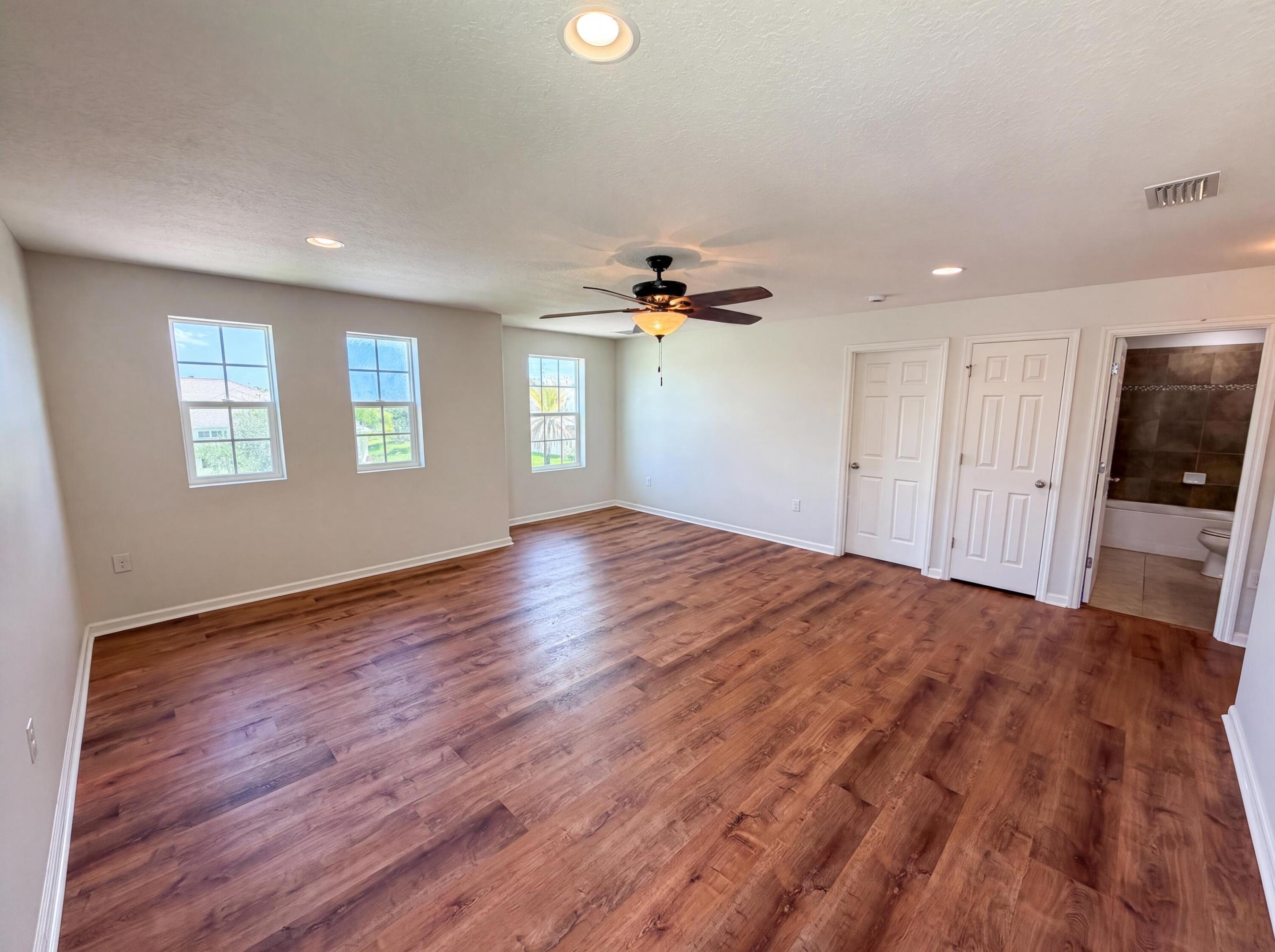 5845 Wyndham Manor Property Photo 4