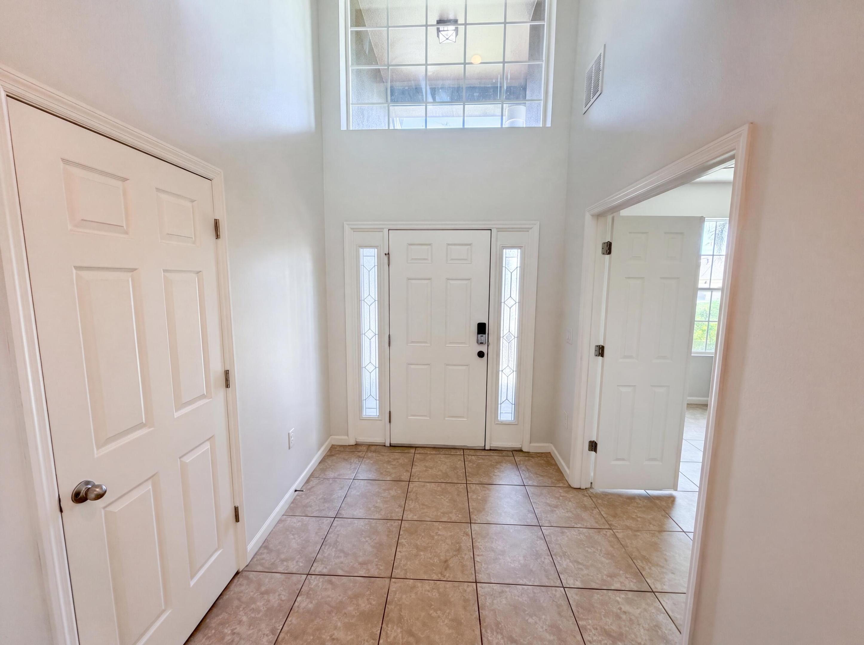 5845 Wyndham Manor Property Photo 6