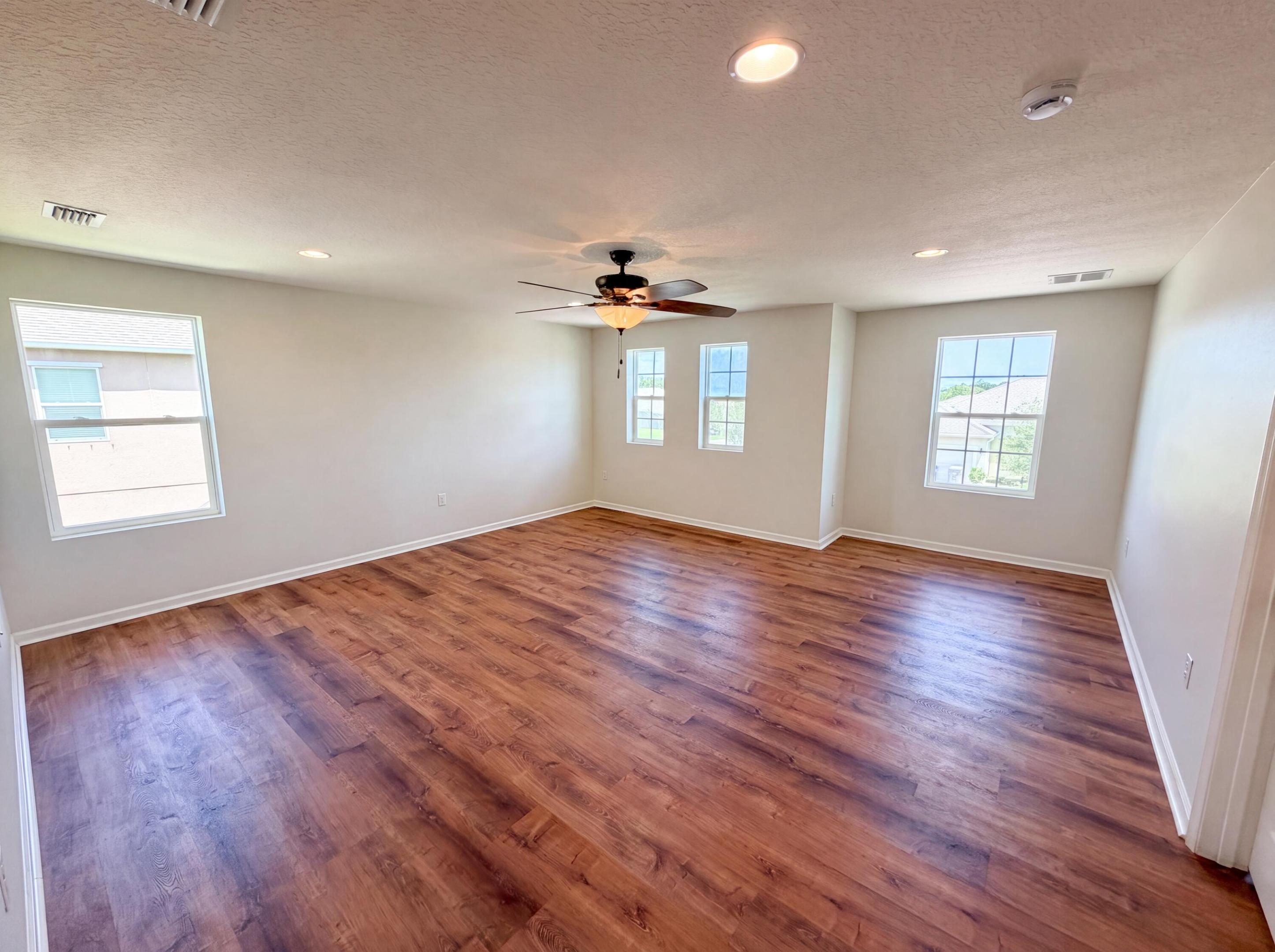 5845 Wyndham Manor Property Photo 9