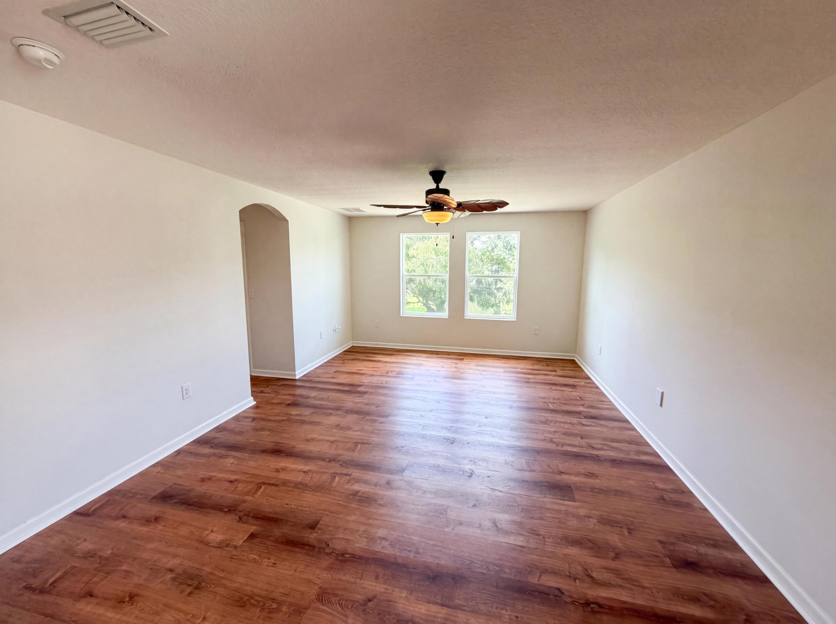 5845 Wyndham Manor Property Photo 10