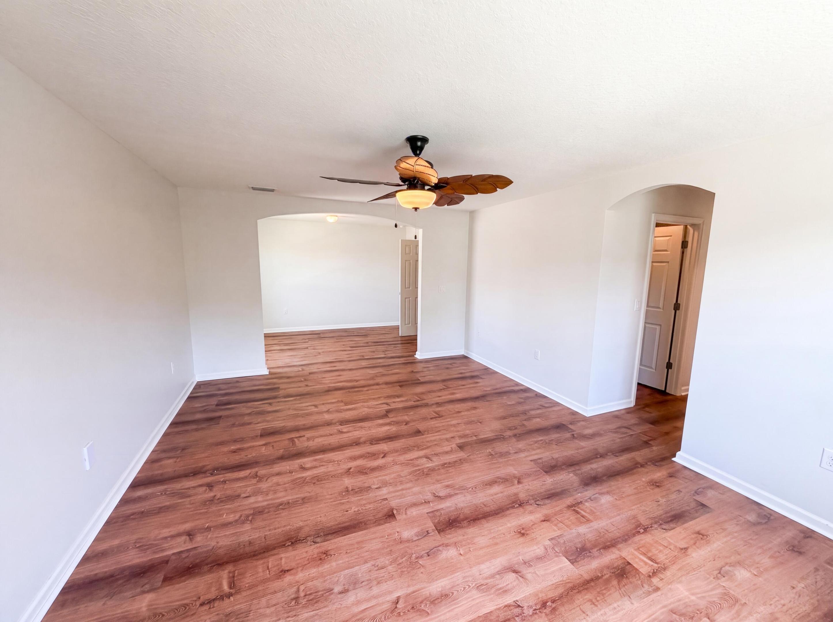 5845 Wyndham Manor Property Photo 11