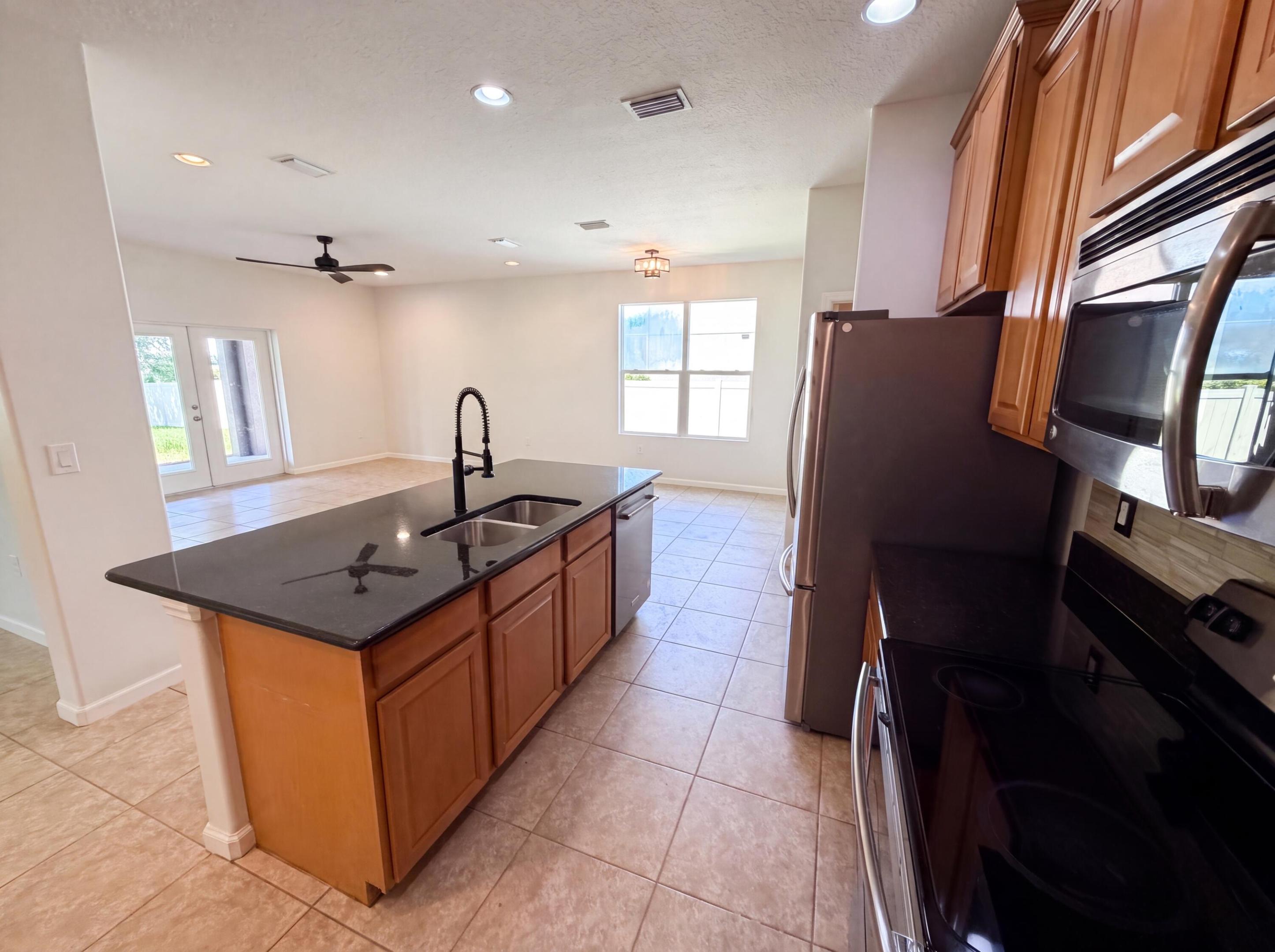 5845 Wyndham Manor Property Photo 13