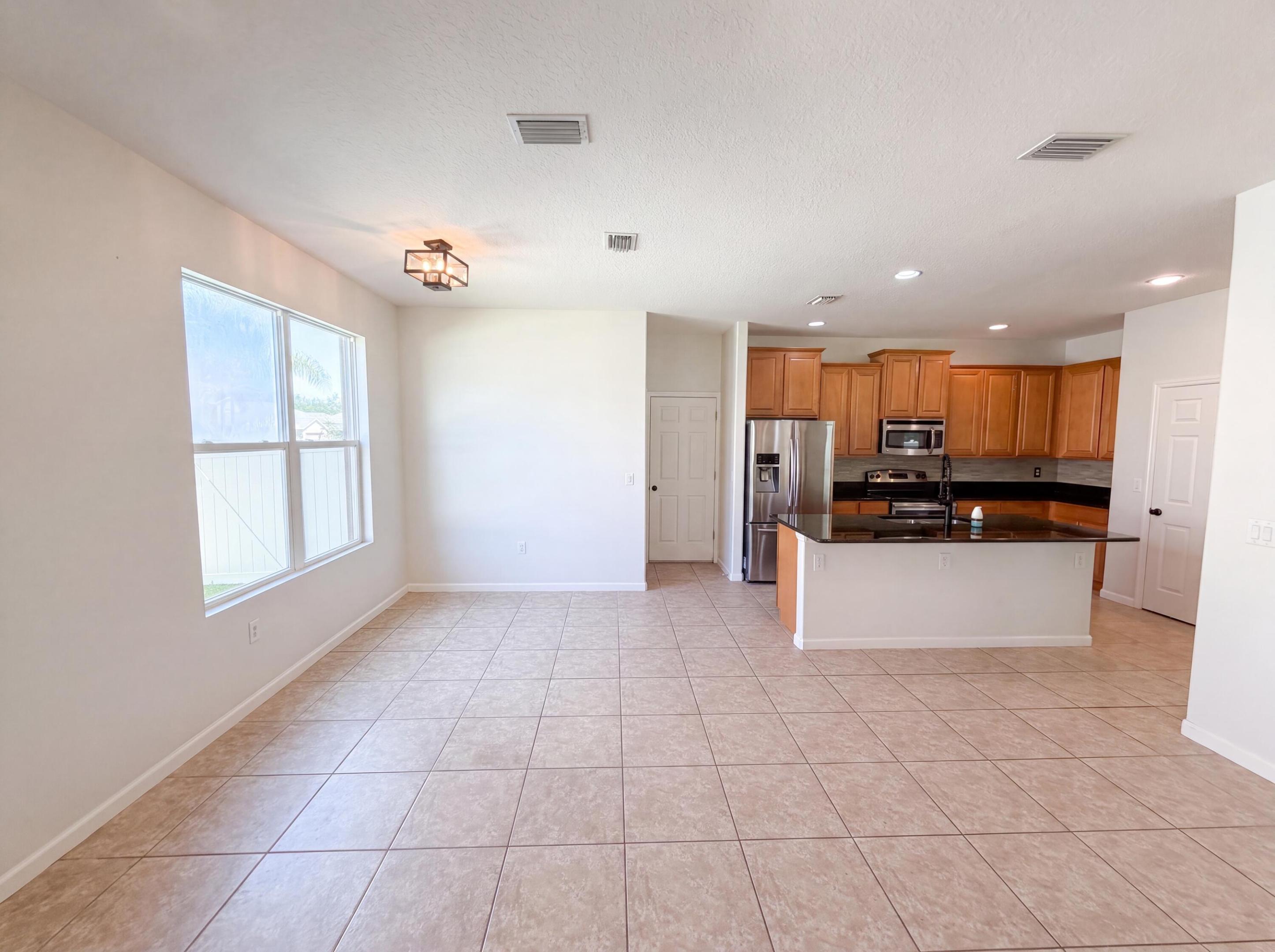 5845 Wyndham Manor Property Photo 14
