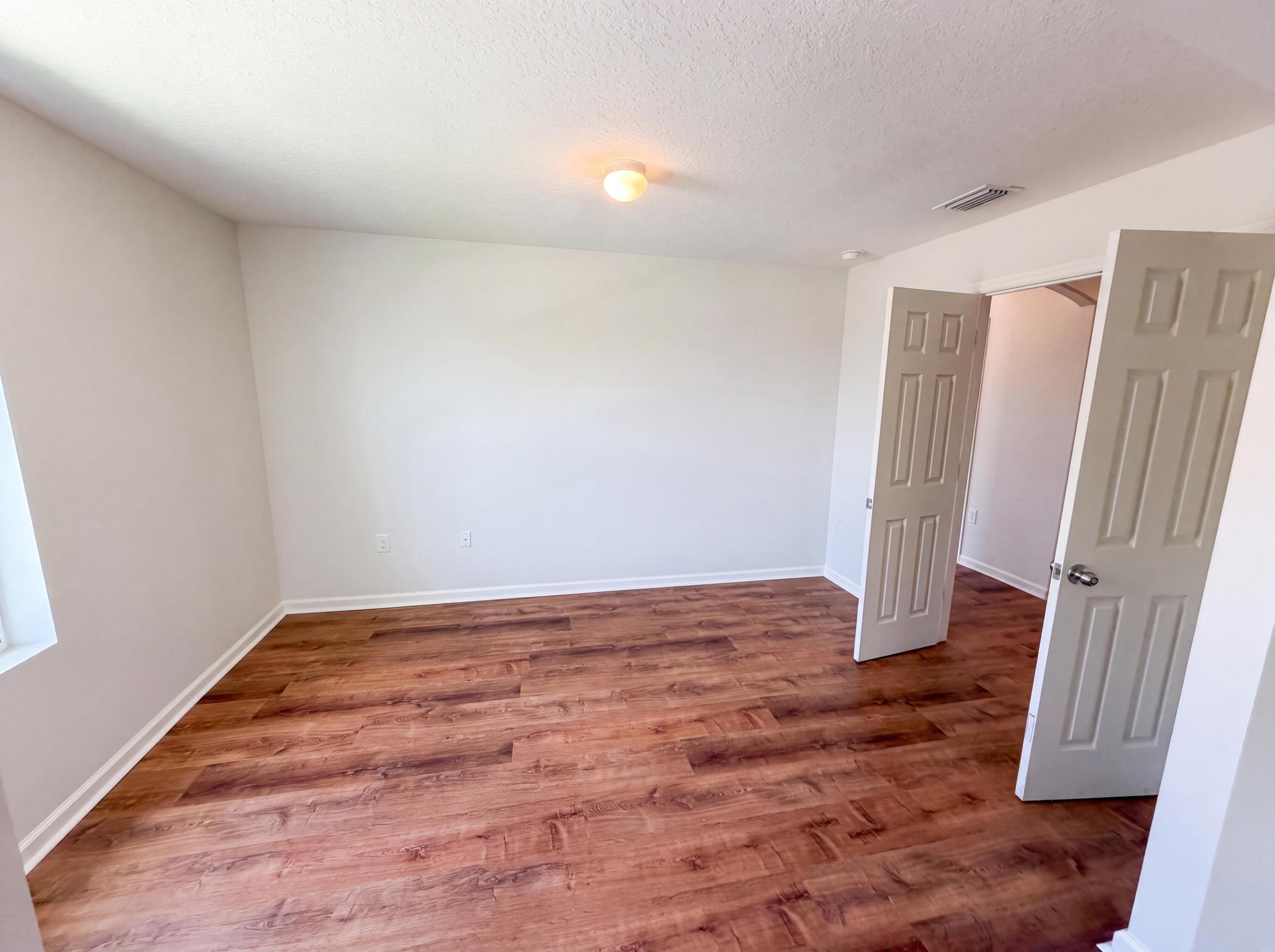 5845 Wyndham Manor Property Photo 26