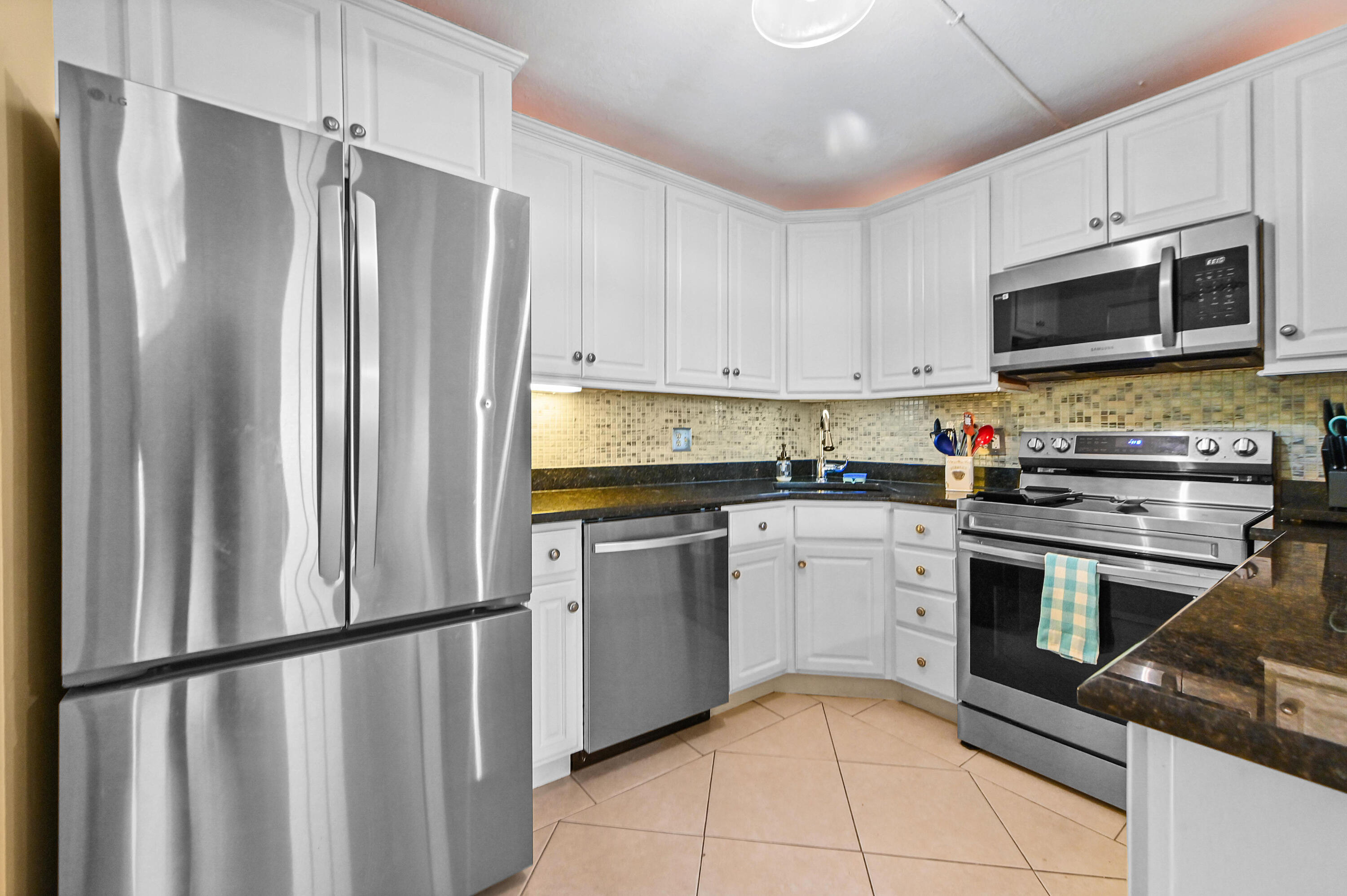 539 Shady Pine Way C1 Property Photo 10
