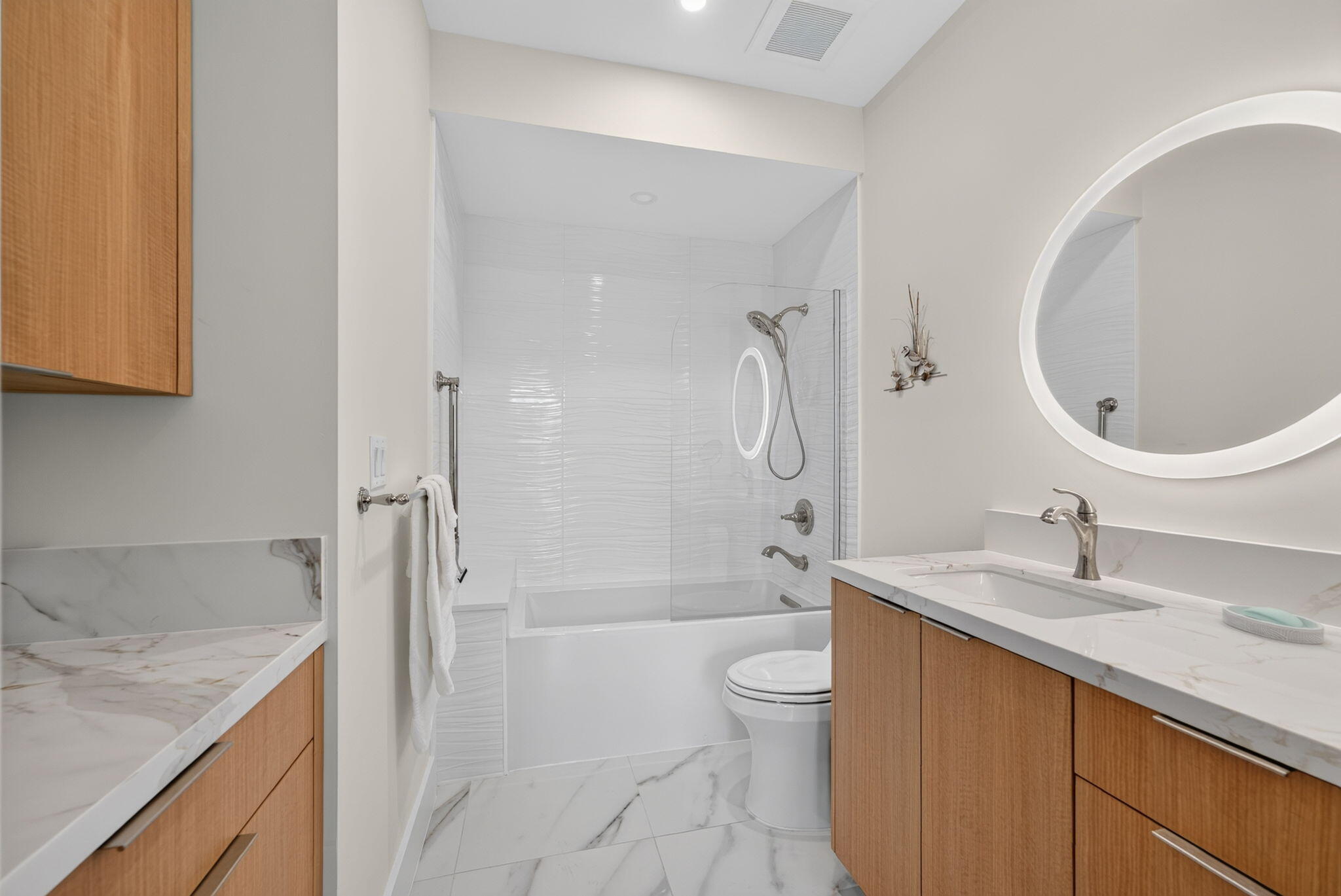 1555 S Ocean Lane 274 Property Photo 10