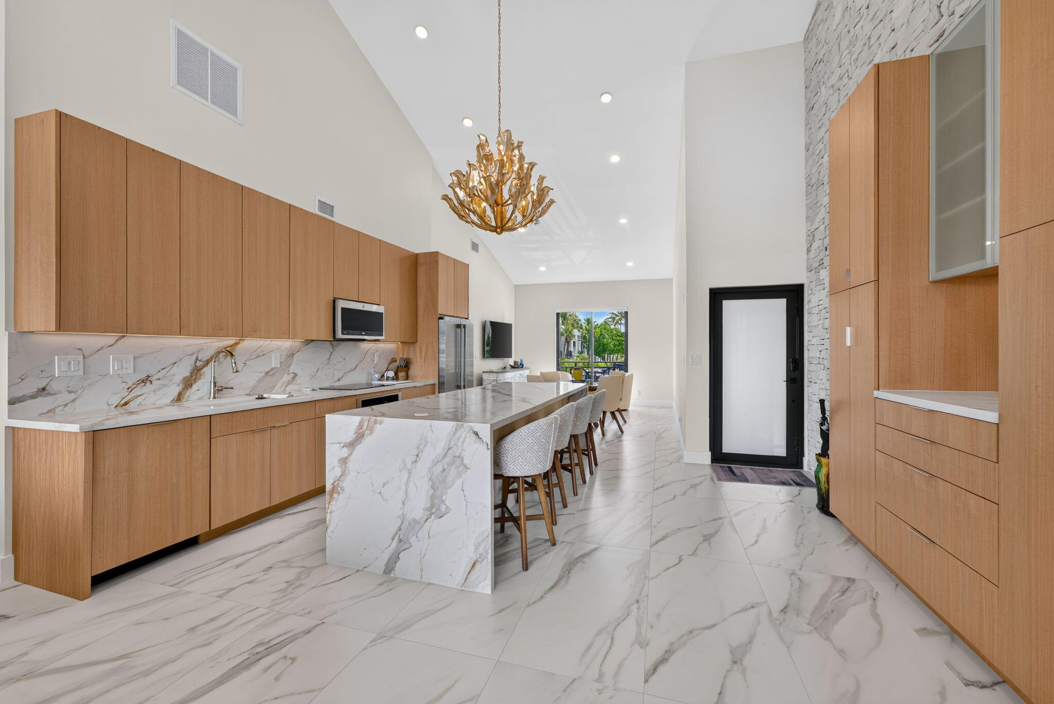 1555 S Ocean Lane 274 Property Photo 11