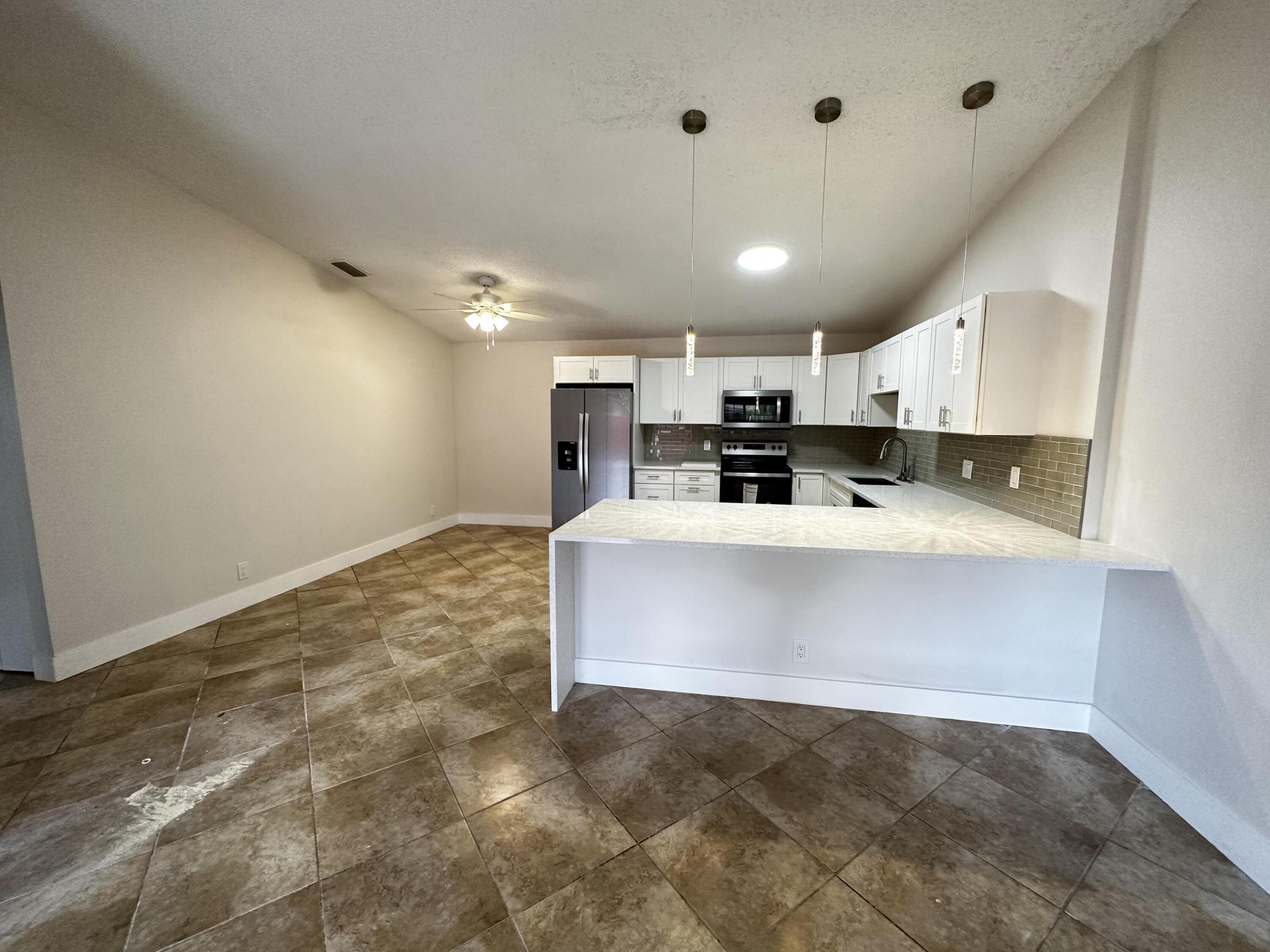 4326 Woodstock Drive C Property Photo 5