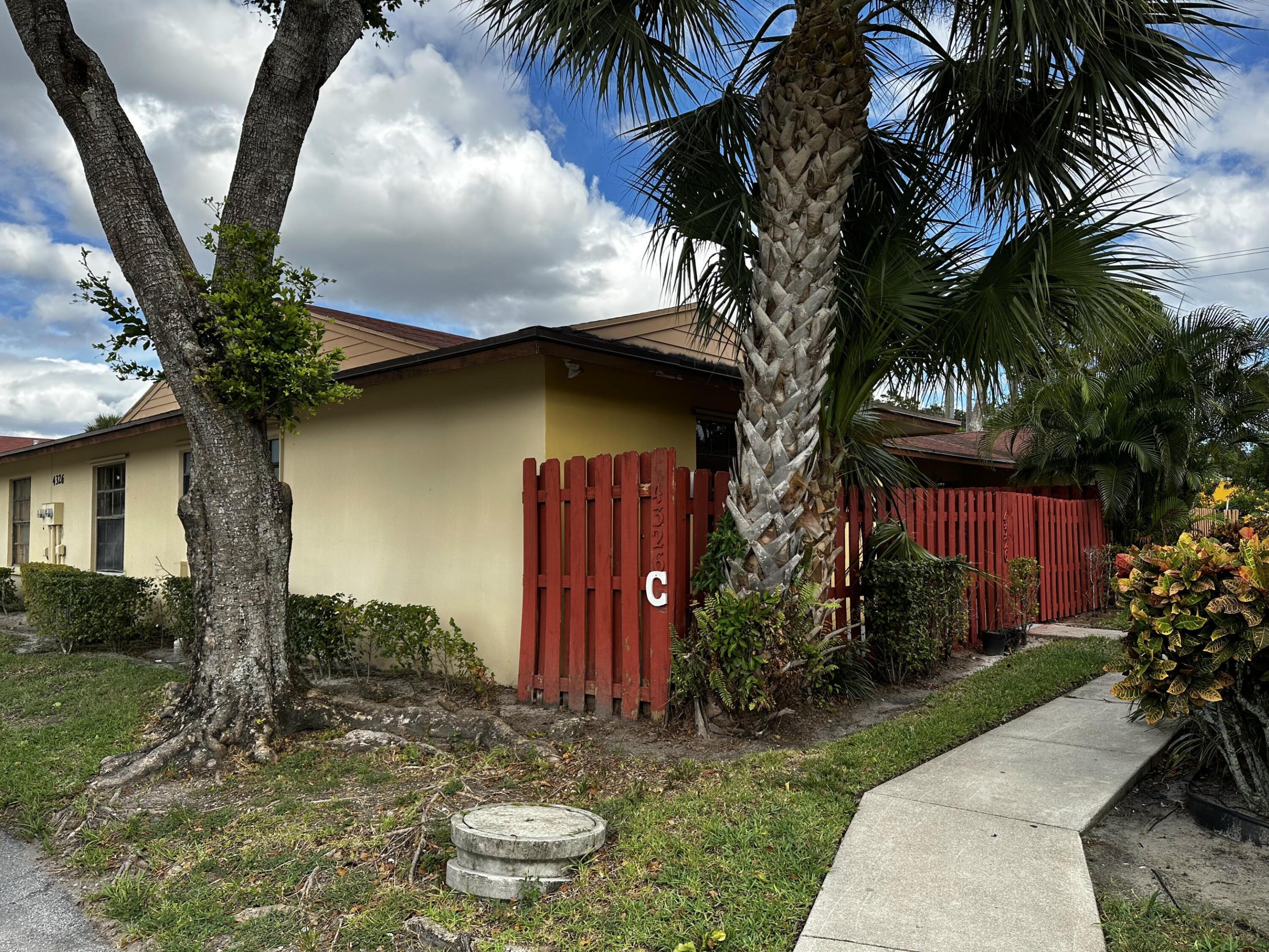 4326 Woodstock Drive C Property Photo 9