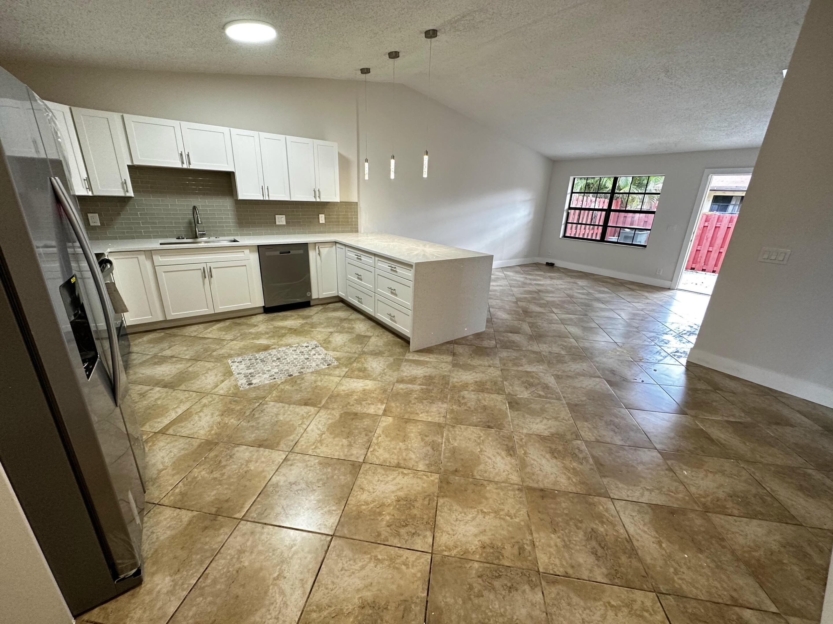 4326 Woodstock Drive C Property Photo 30