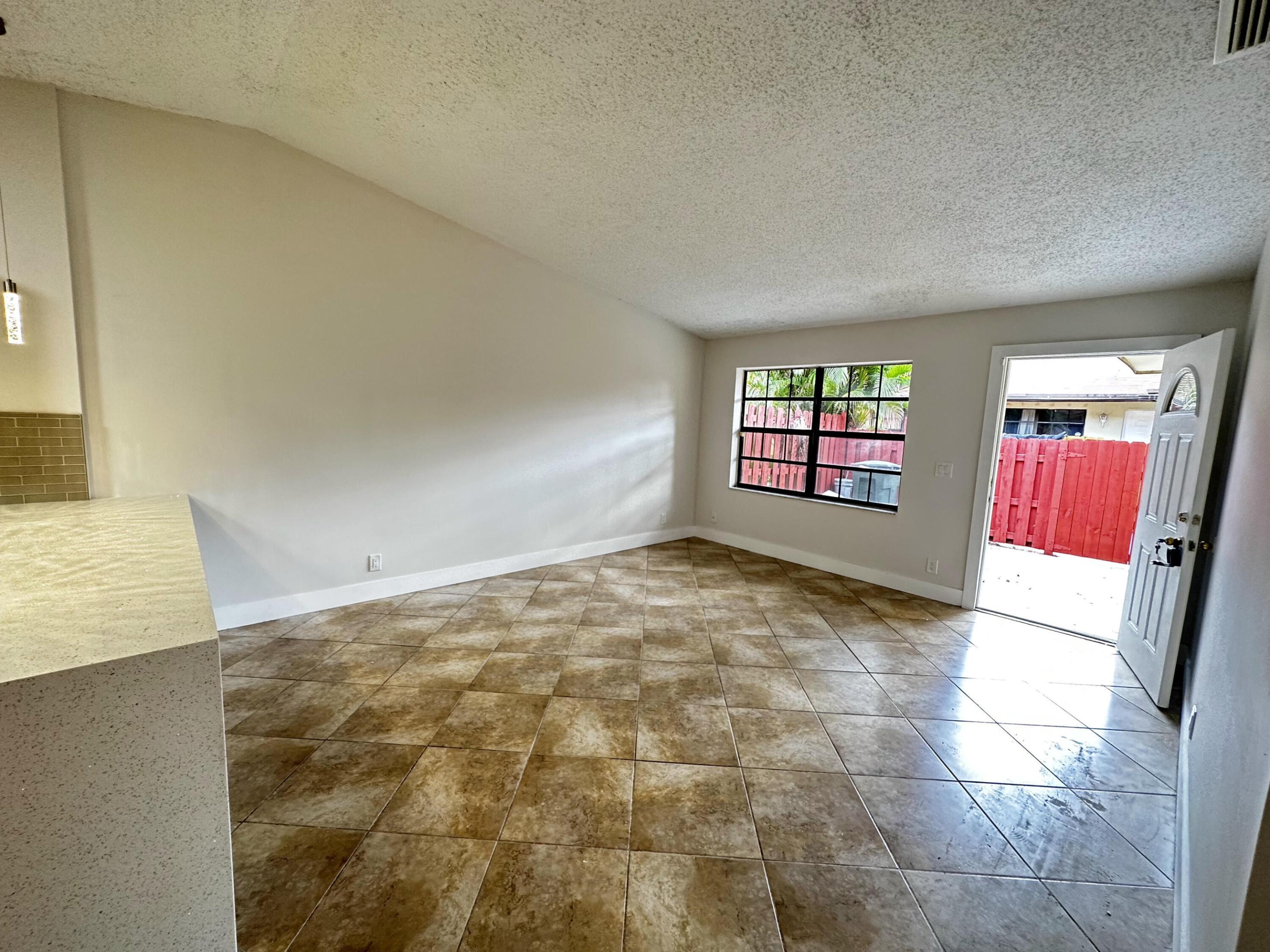 4326 Woodstock Drive C Property Photo 34