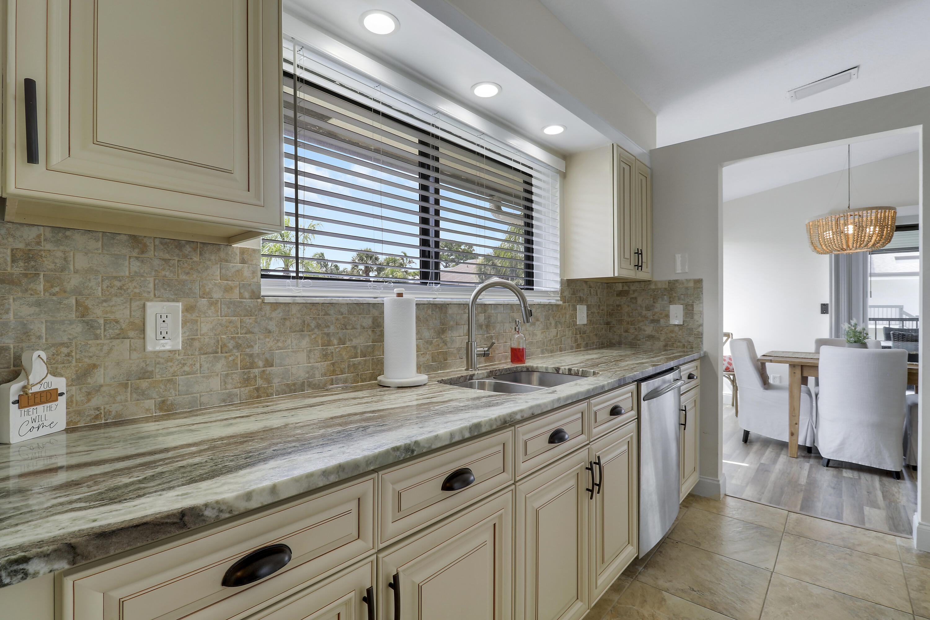 1102 Wingfoot Drive C Property Photo 7