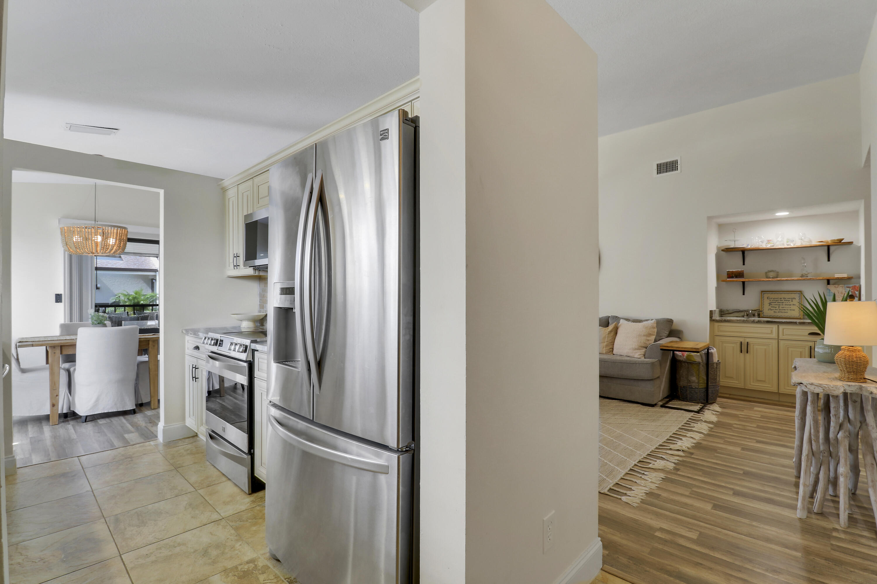 1102 Wingfoot Drive C Property Photo 8