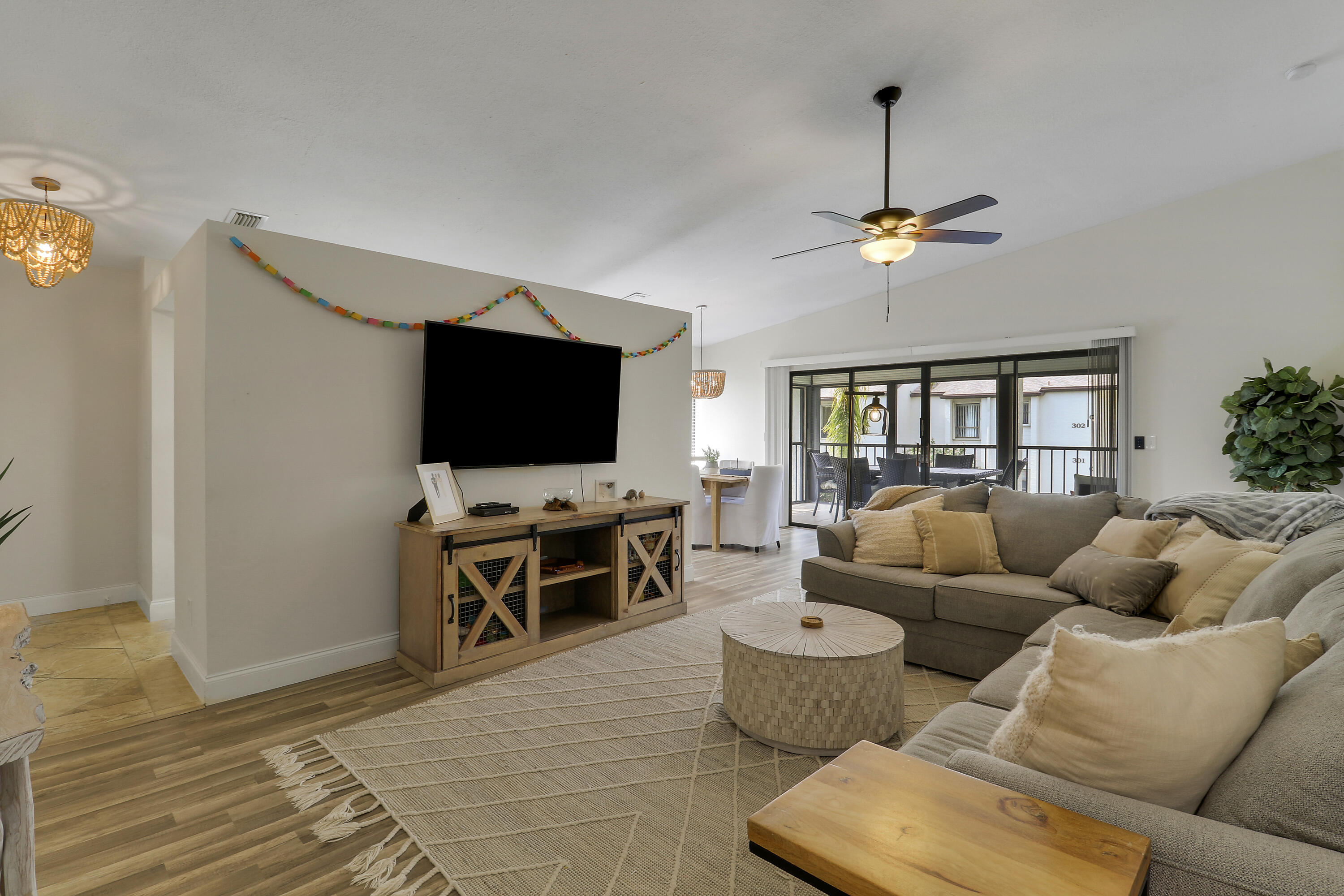 1102 Wingfoot Drive C Property Photo 10