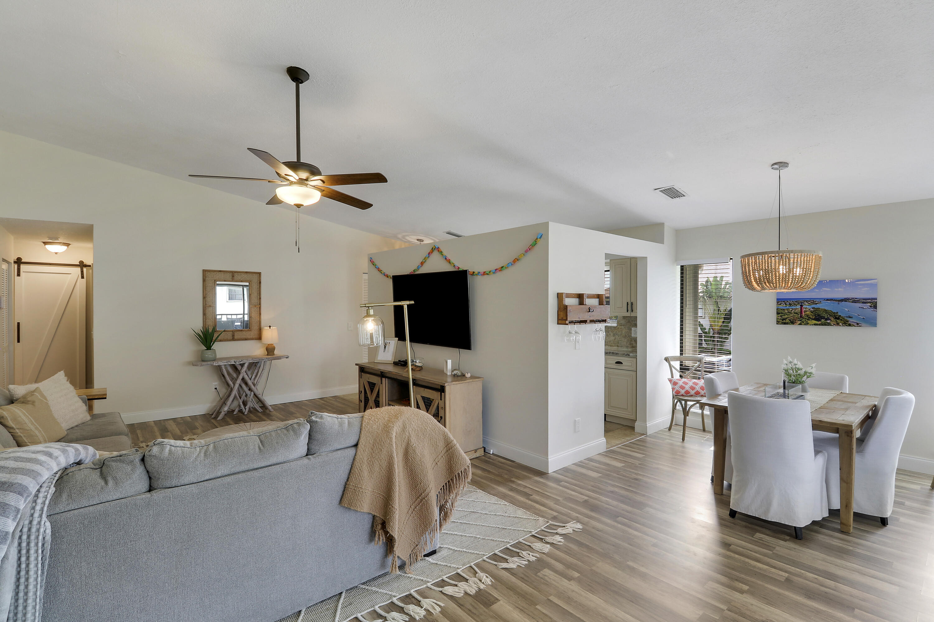1102 Wingfoot Drive C Property Photo 13