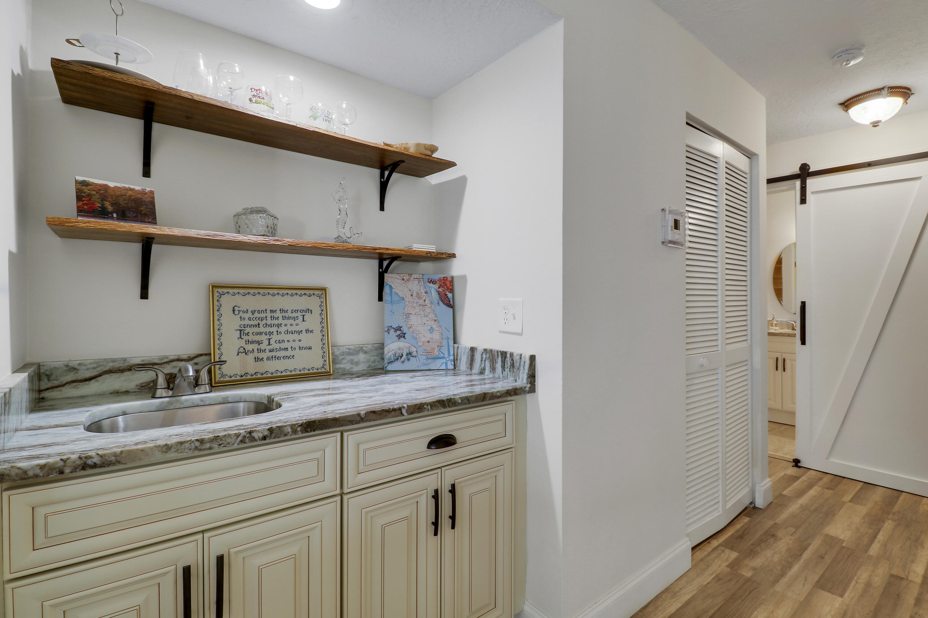 1102 Wingfoot Drive C Property Photo 18