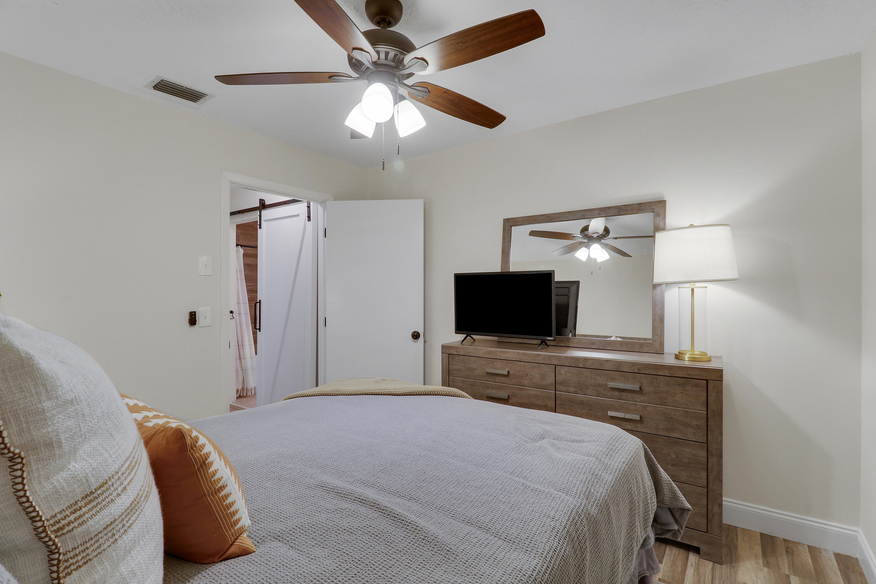 1102 Wingfoot Drive C Property Photo 20
