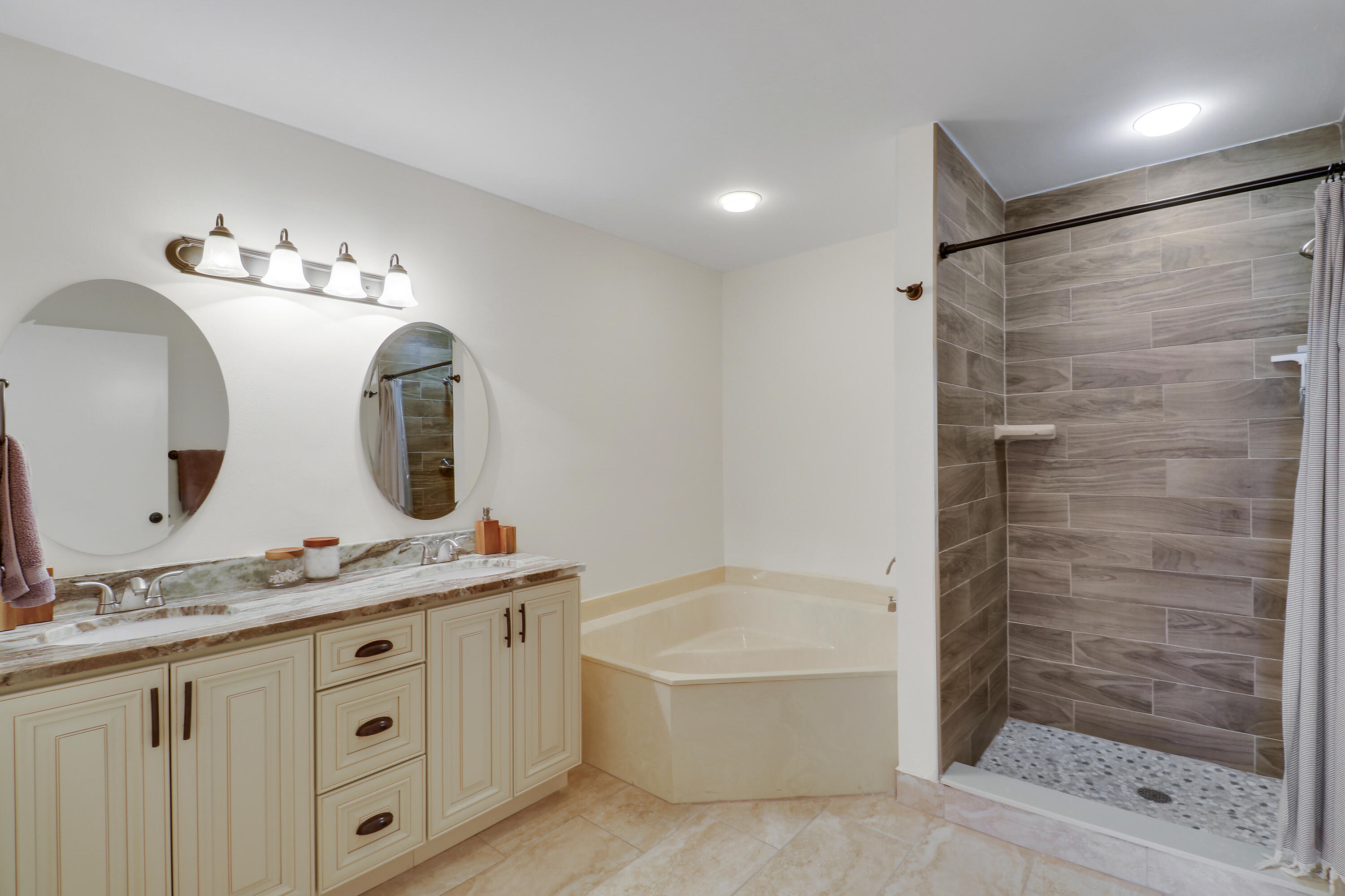 1102 Wingfoot Drive C Property Photo 26