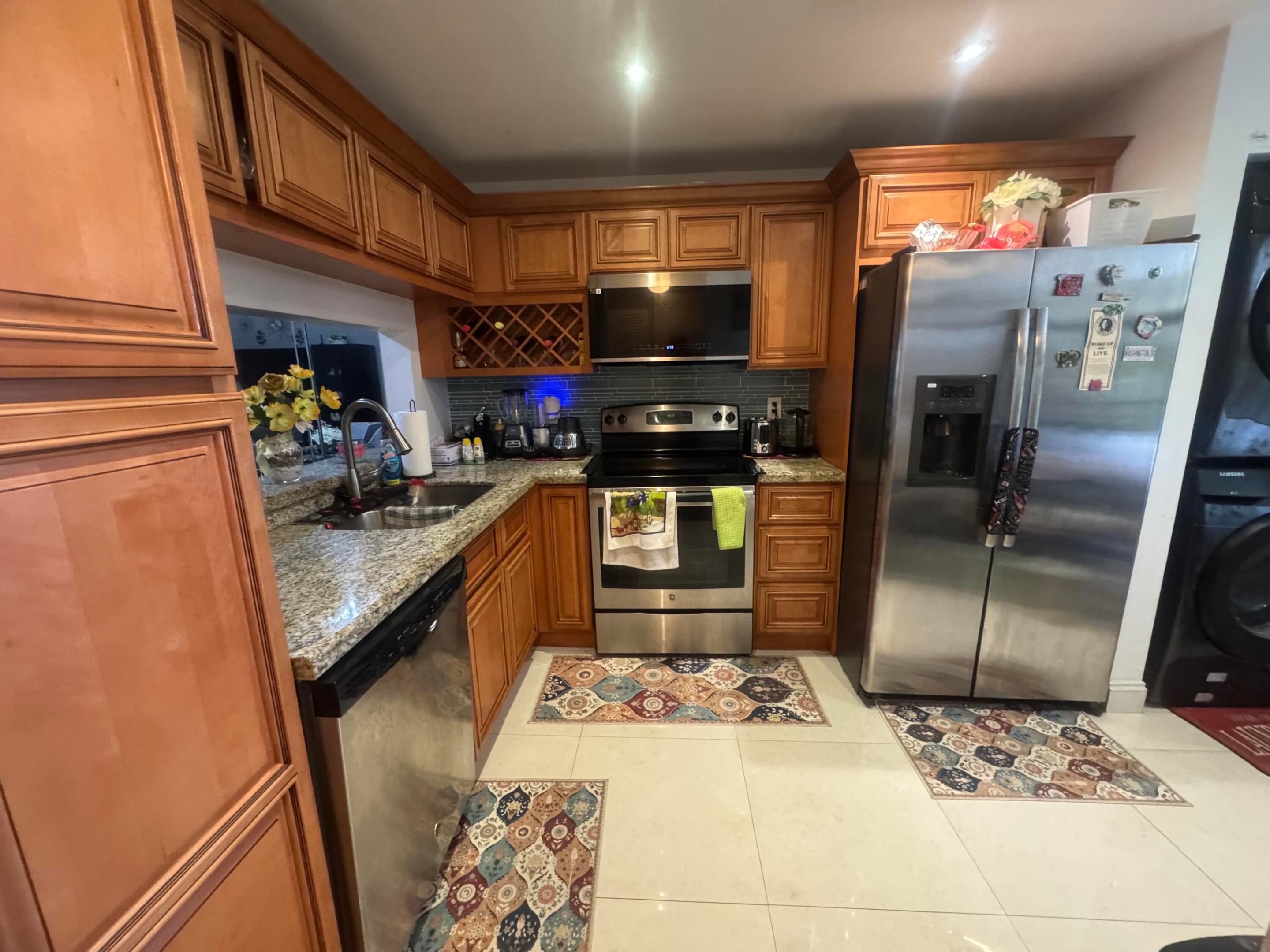 6575 W OAKLAND PARK Boulevard 402 Property Photo 1